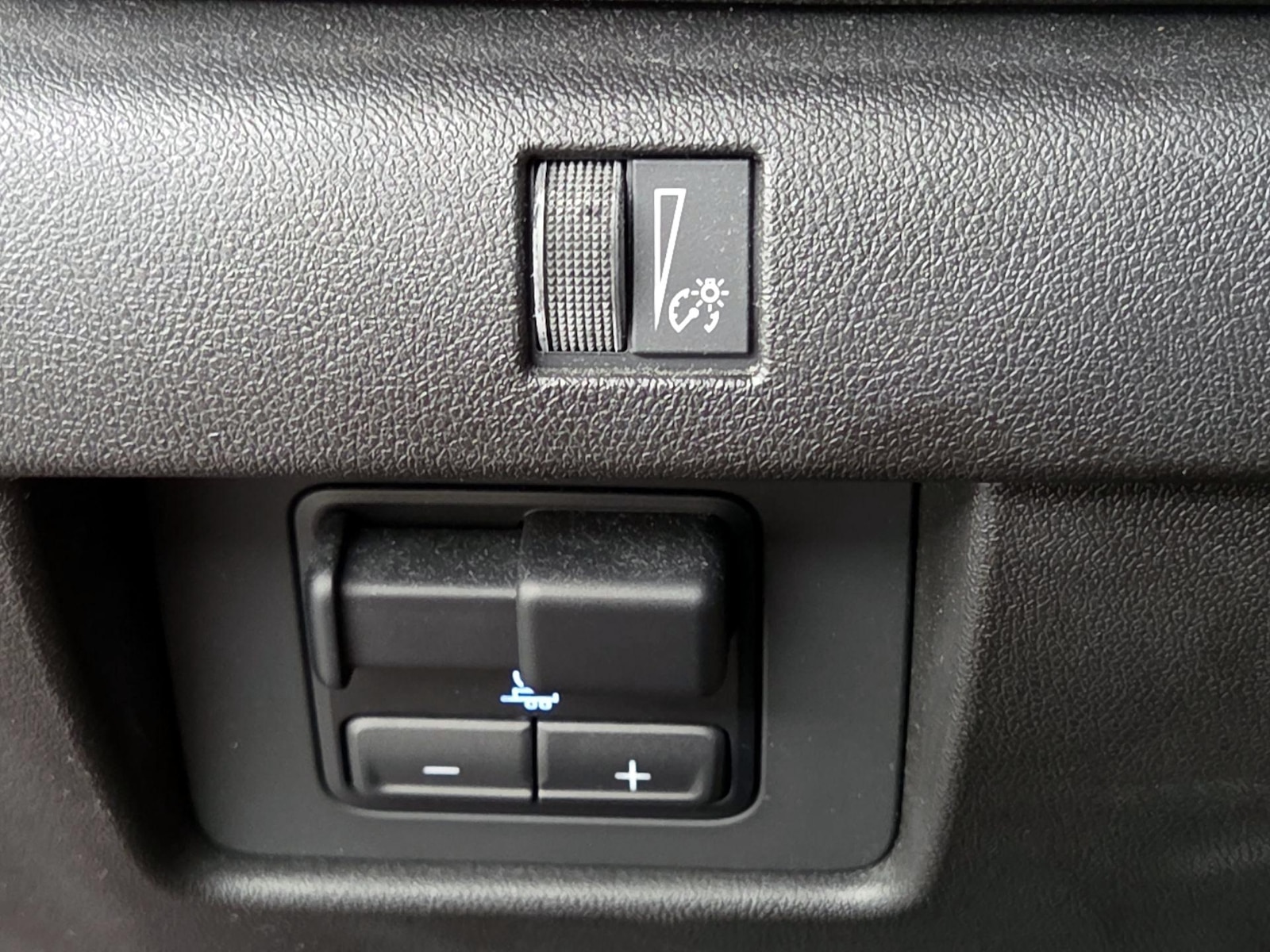 2023 Chevrolet Colorado LT - Photo 14