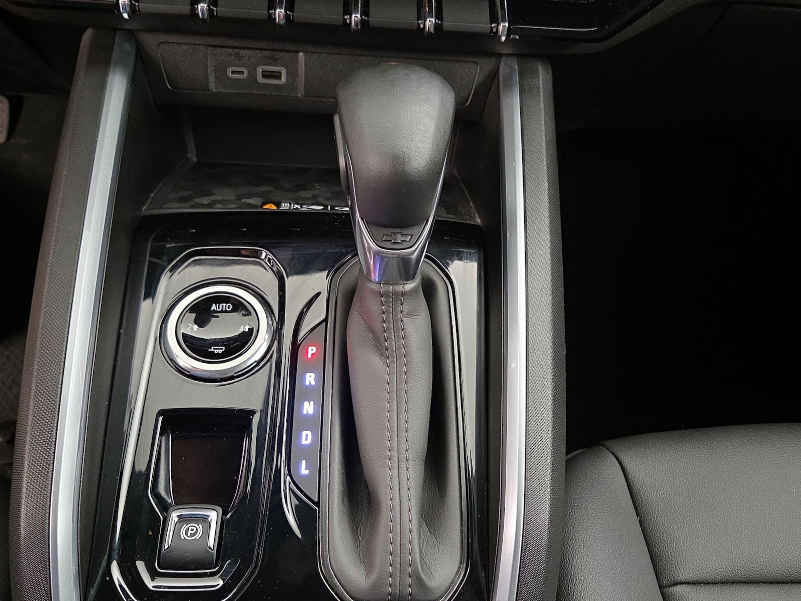 2023 Chevrolet Colorado LT - Photo 18