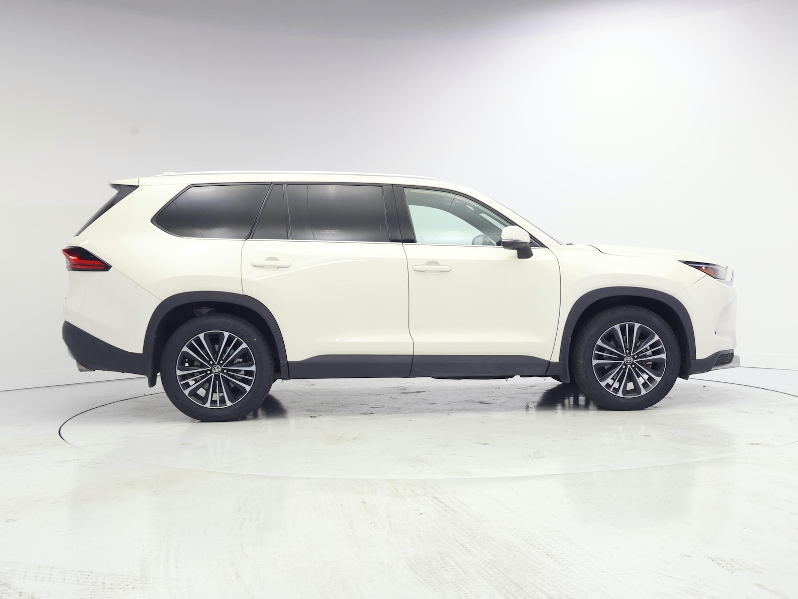 2024 Toyota Grand Highlander Platinum - Photo 8