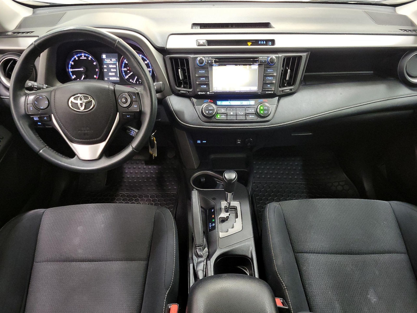2017 Toyota RAV4 XLE - Photo 10