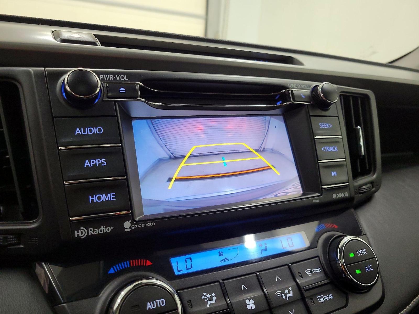 2017 Toyota RAV4 XLE - Photo 15