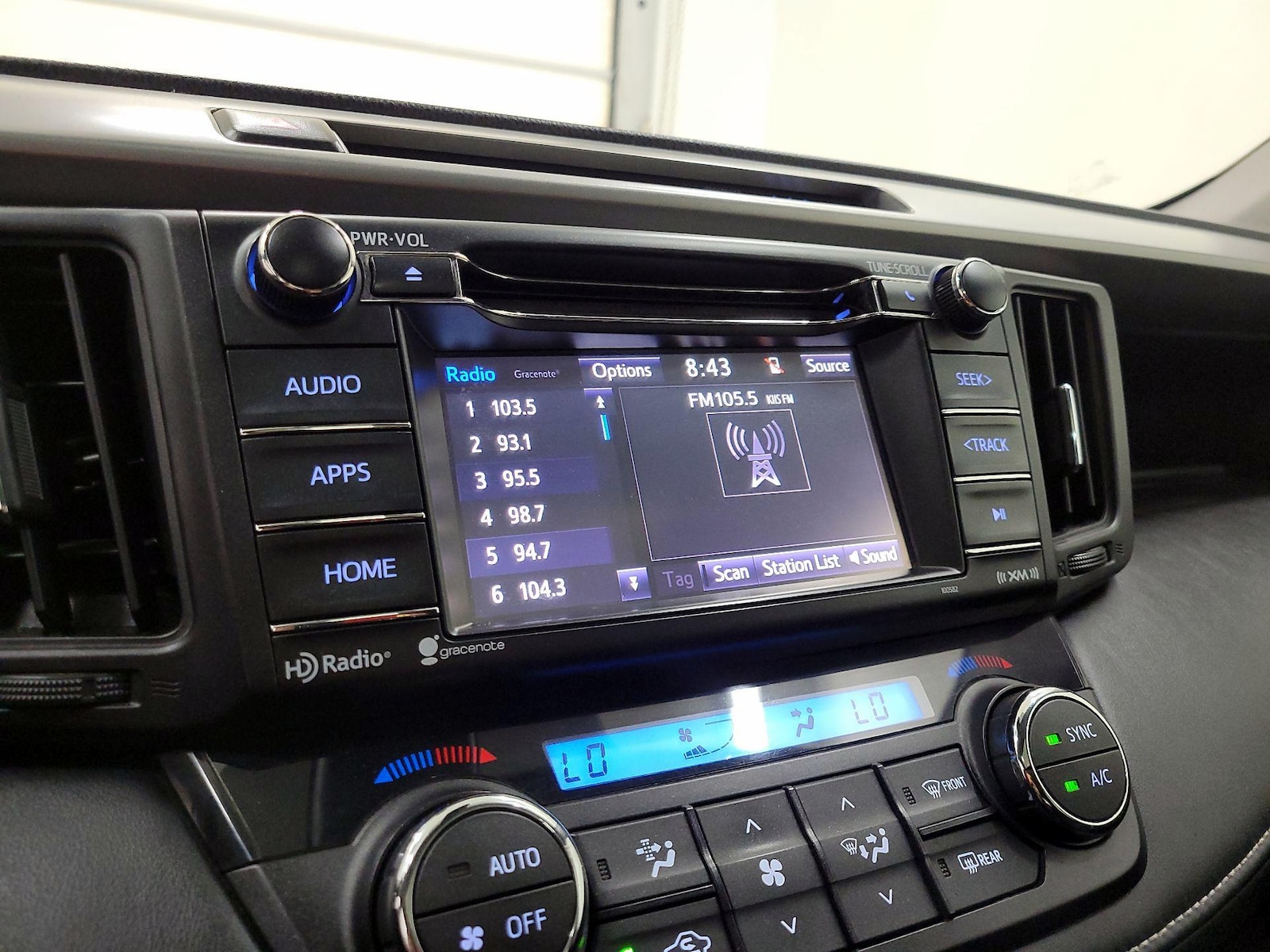 2017 Toyota RAV4 XLE - Photo 16