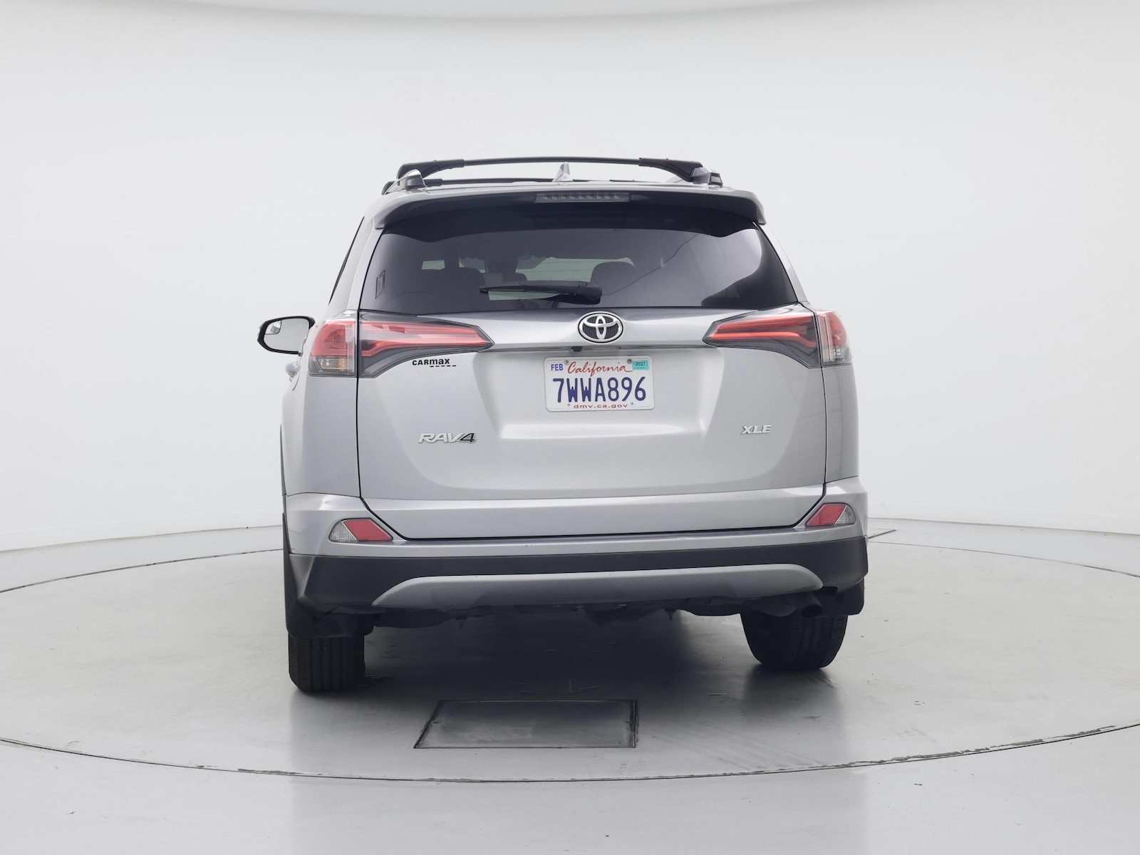 2017 Toyota RAV4 XLE - Photo 7