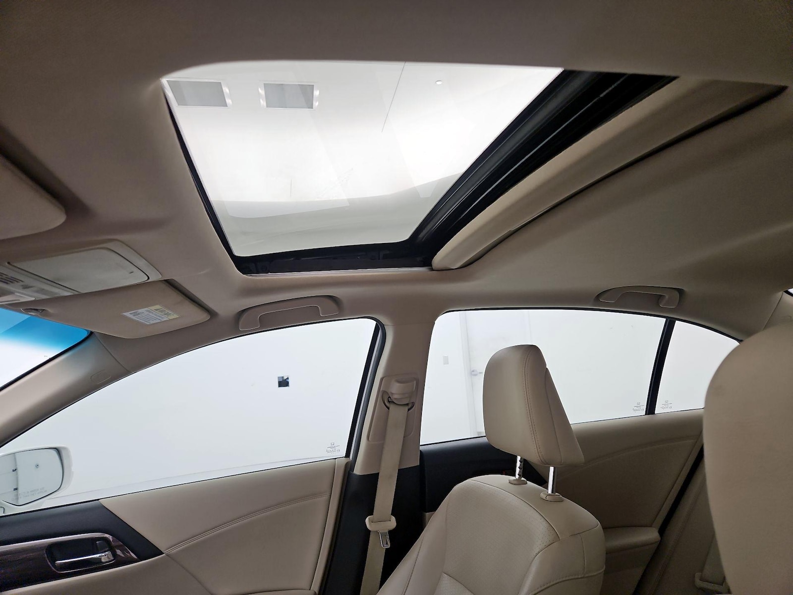 Sunroof(s) & Overhead Airbags