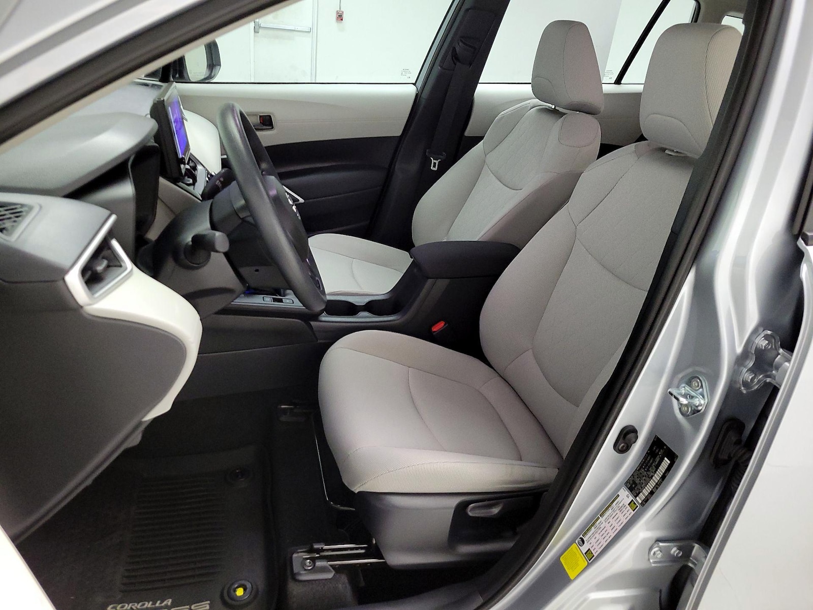 2026 Toyota Corolla Cross L - Photo 12