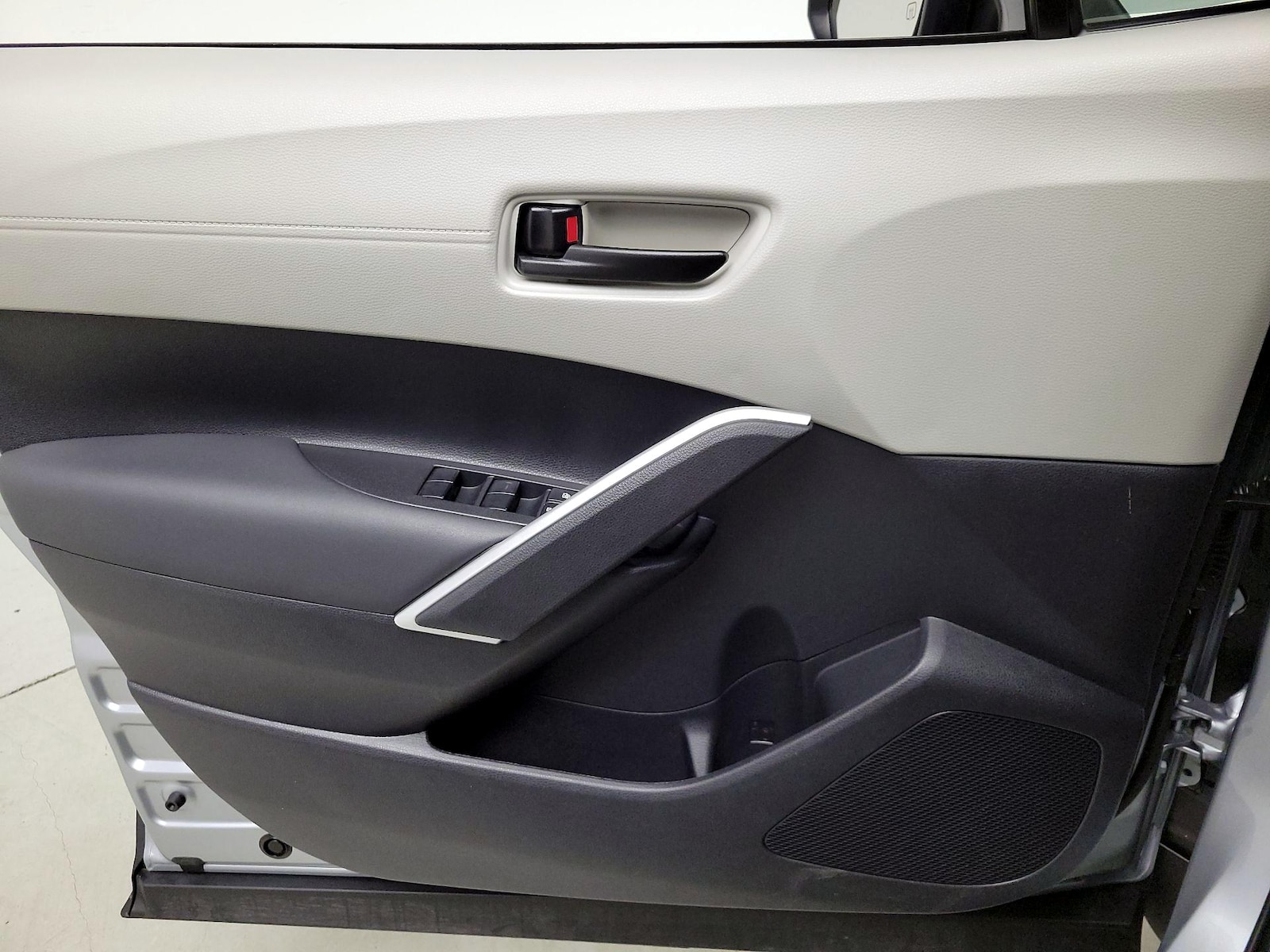 2026 Toyota Corolla Cross L - Photo 13