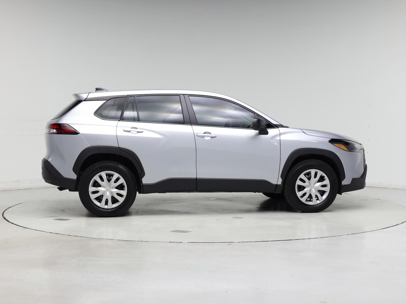 2026 Toyota Corolla Cross L - Photo 8