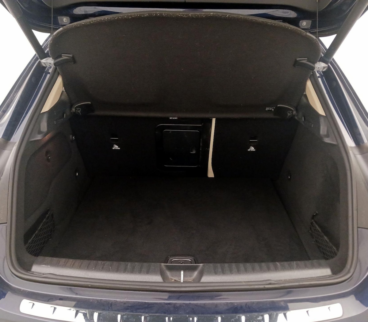 Trunk/Cargo (Seats Up)