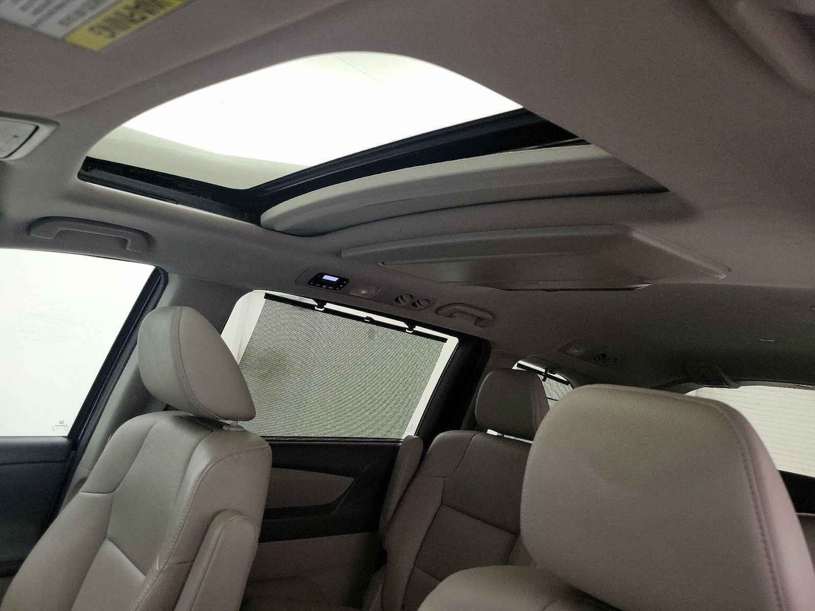 Sunroof(s) & Overhead Airbags