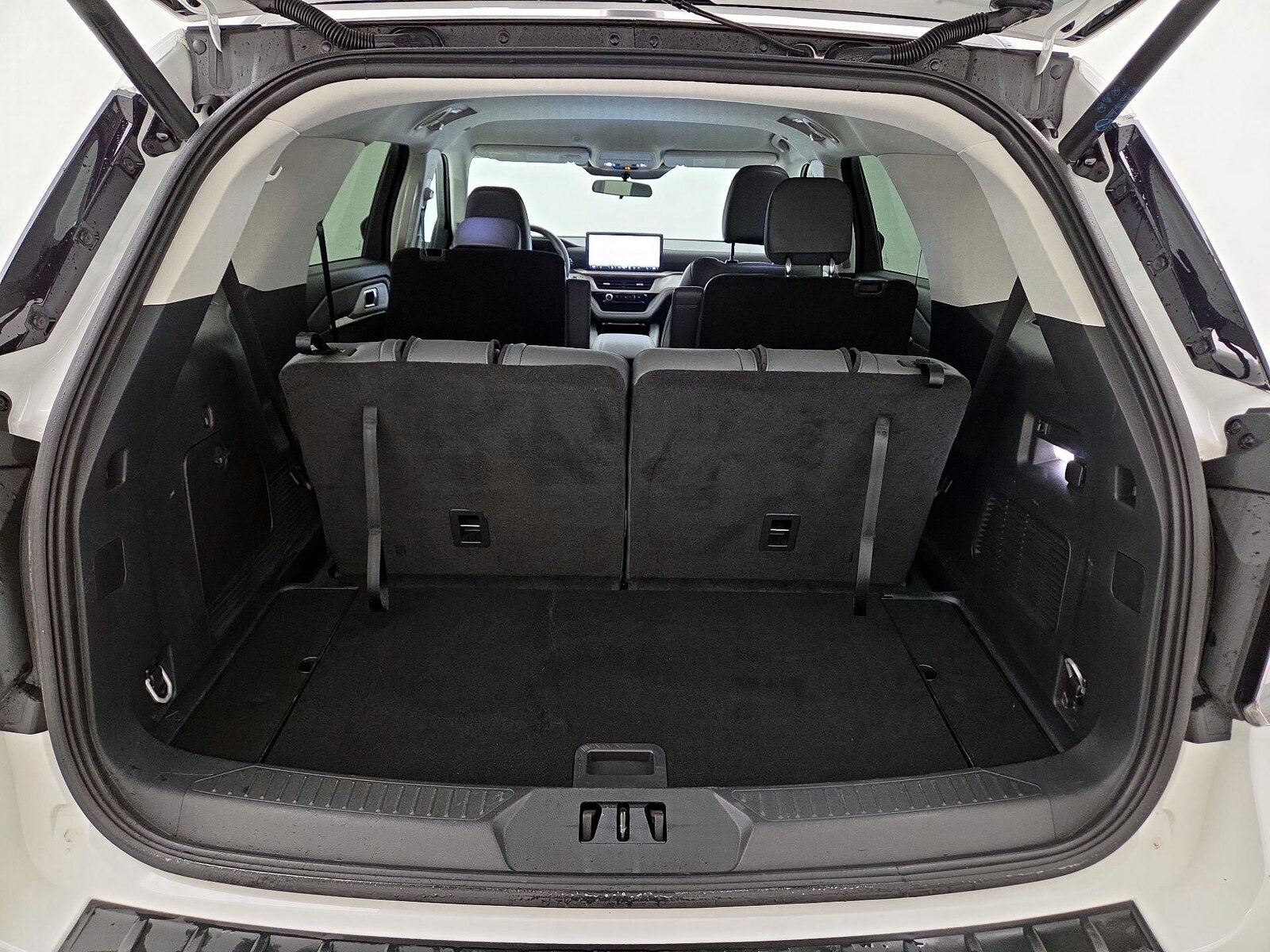 2025 Ford Explorer Active - Photo 23