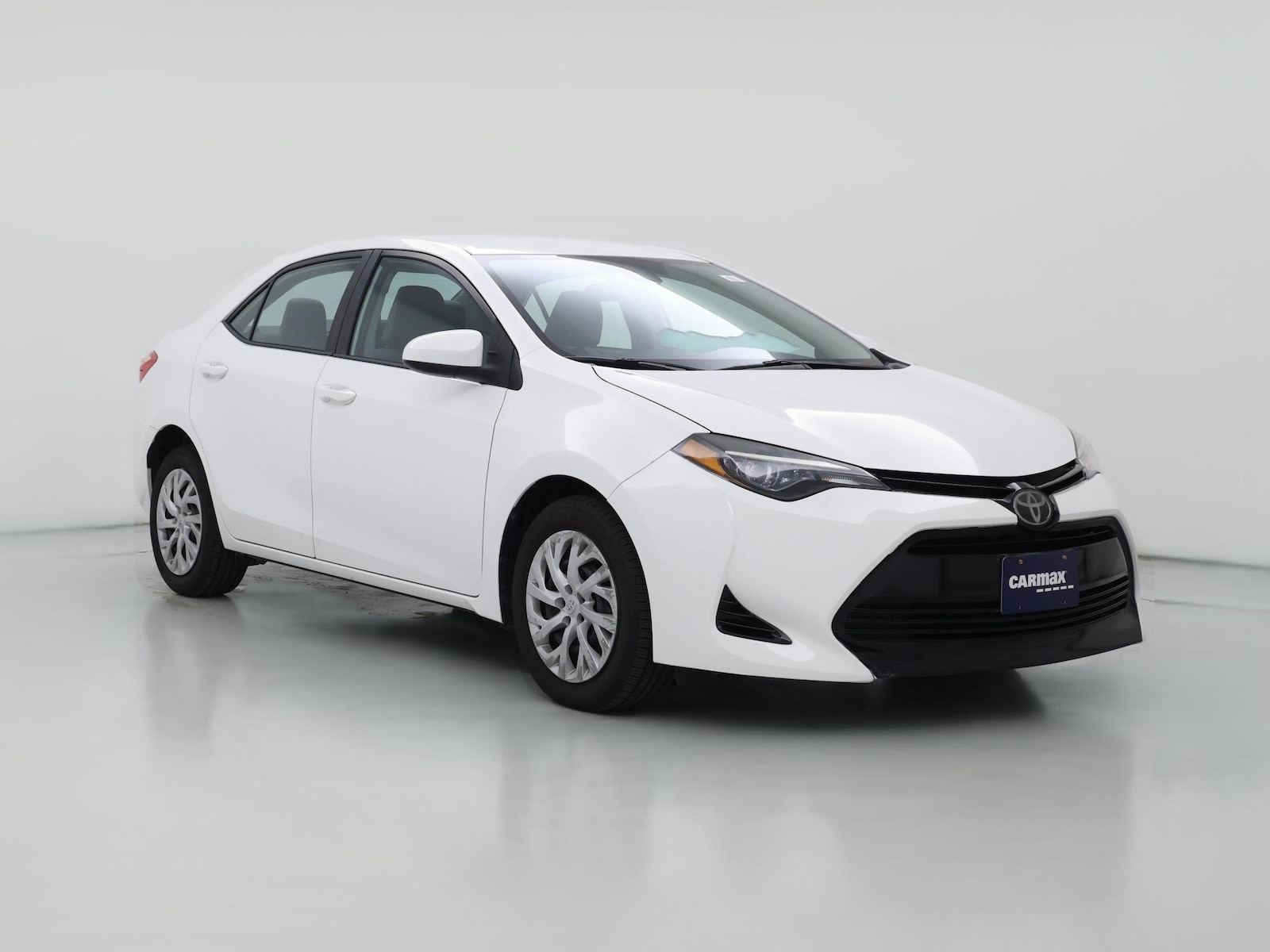 2018 Toyota Corolla LE - Photo 1
