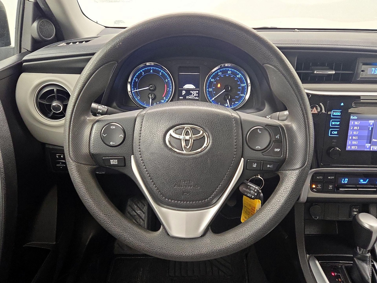 2018 Toyota Corolla LE - Photo 11