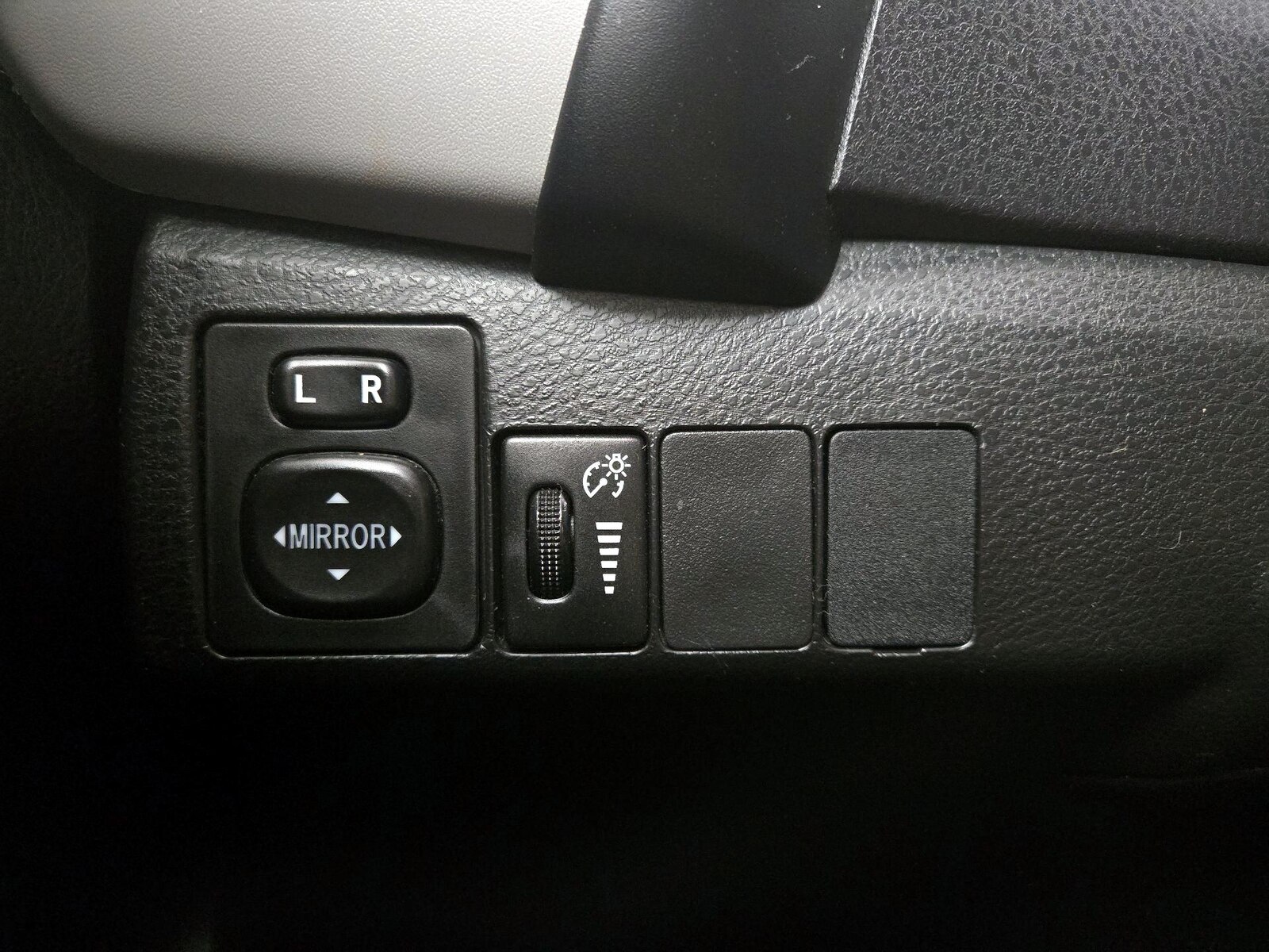 2018 Toyota Corolla LE - Photo 14