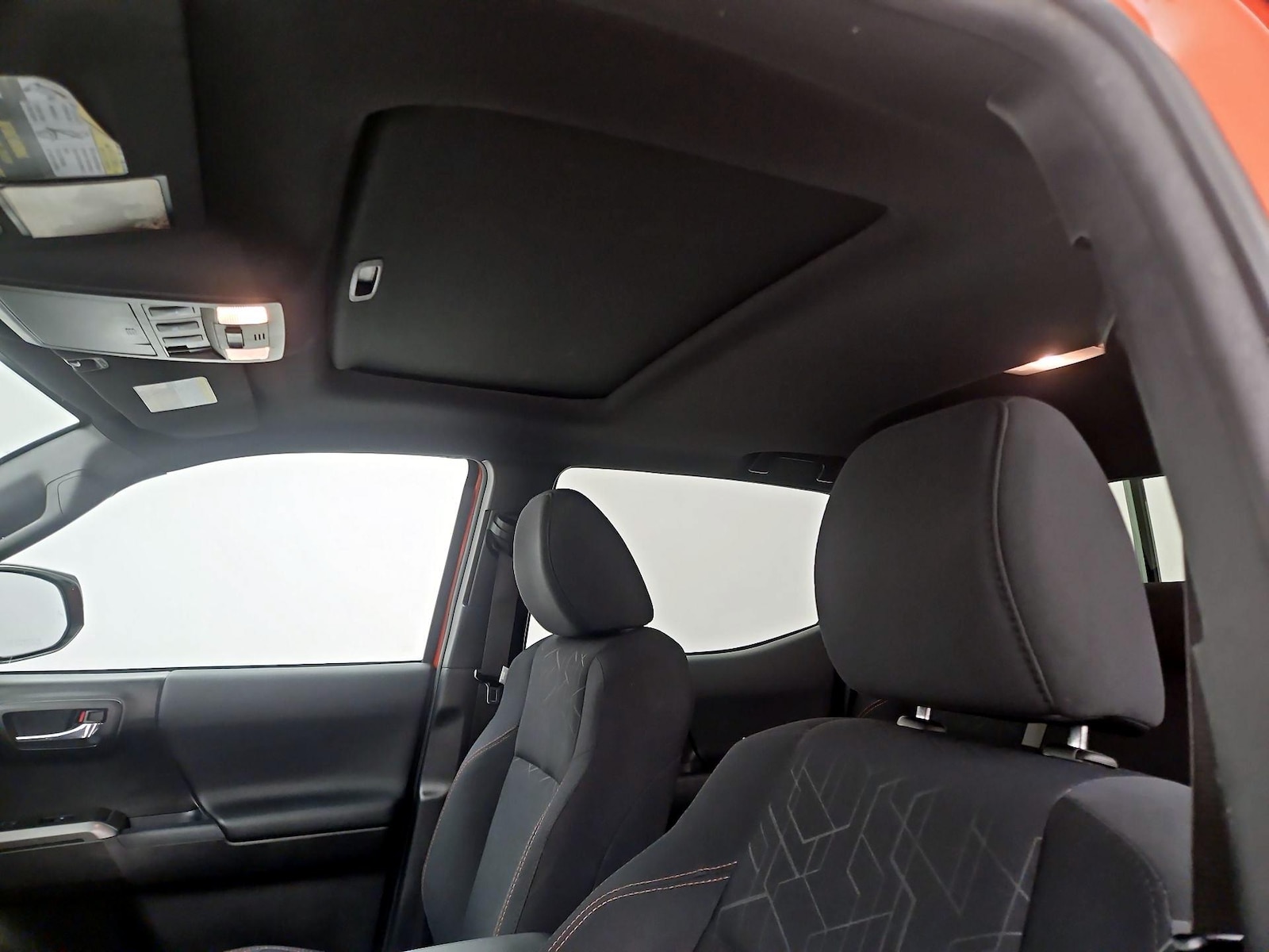 Sunroof(s) & Overhead Airbags