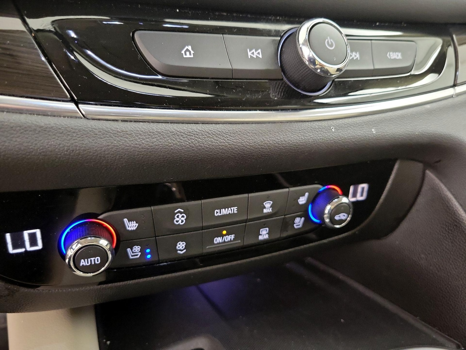 2021 Buick Enclave Premium - Photo 18