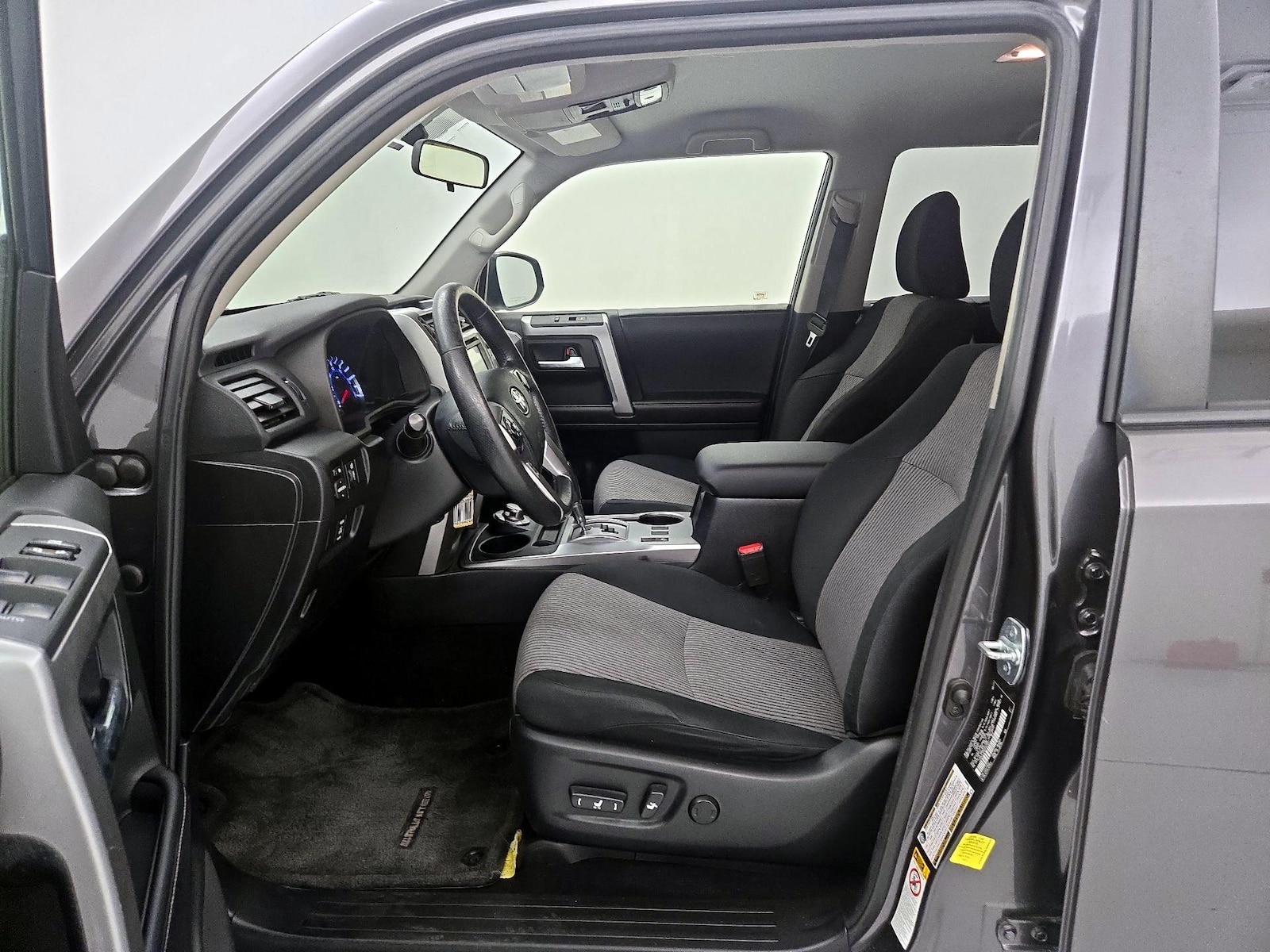 2017 Toyota 4Runner SR5 - Photo 12