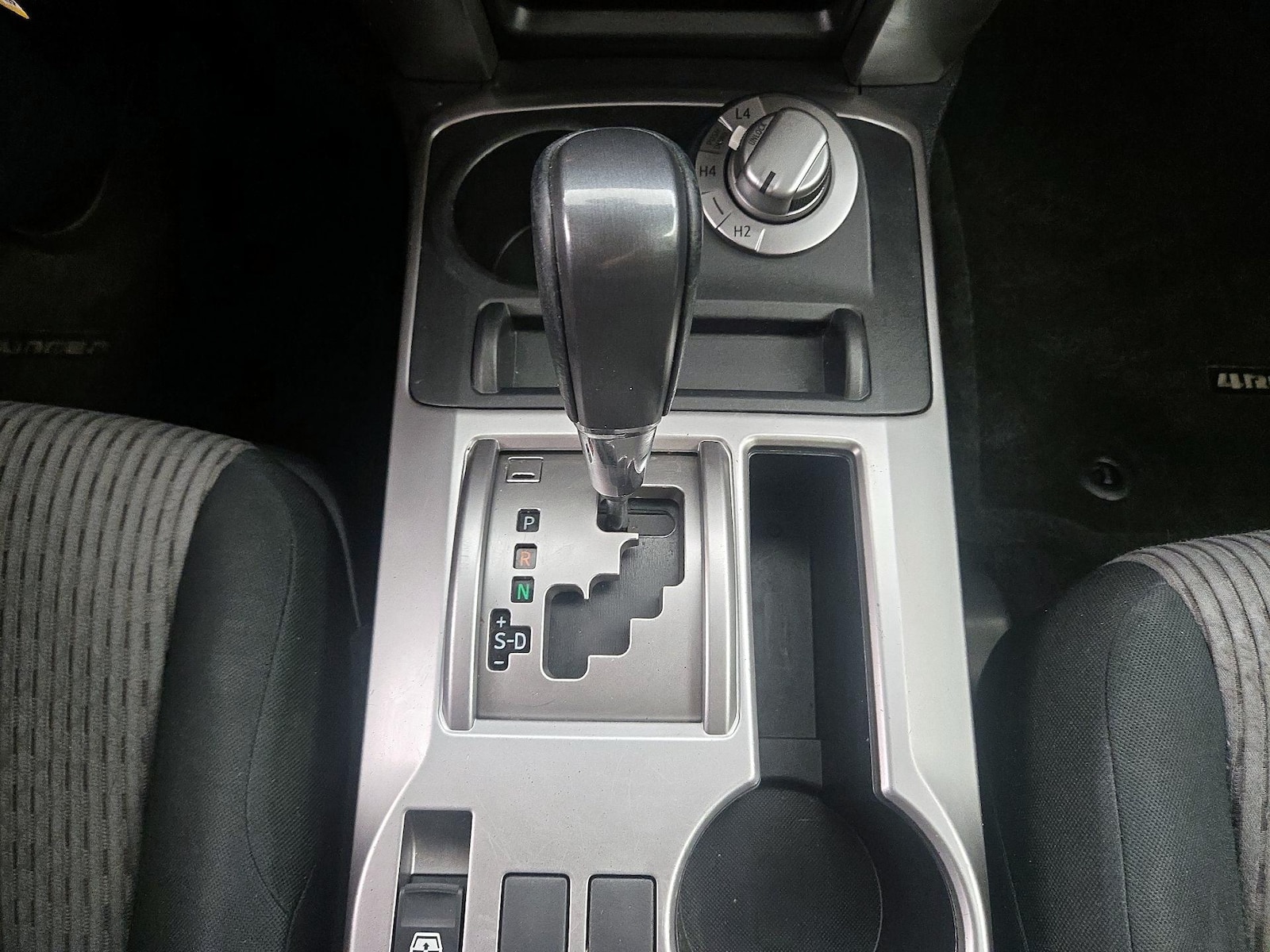 2017 Toyota 4Runner SR5 - Photo 18