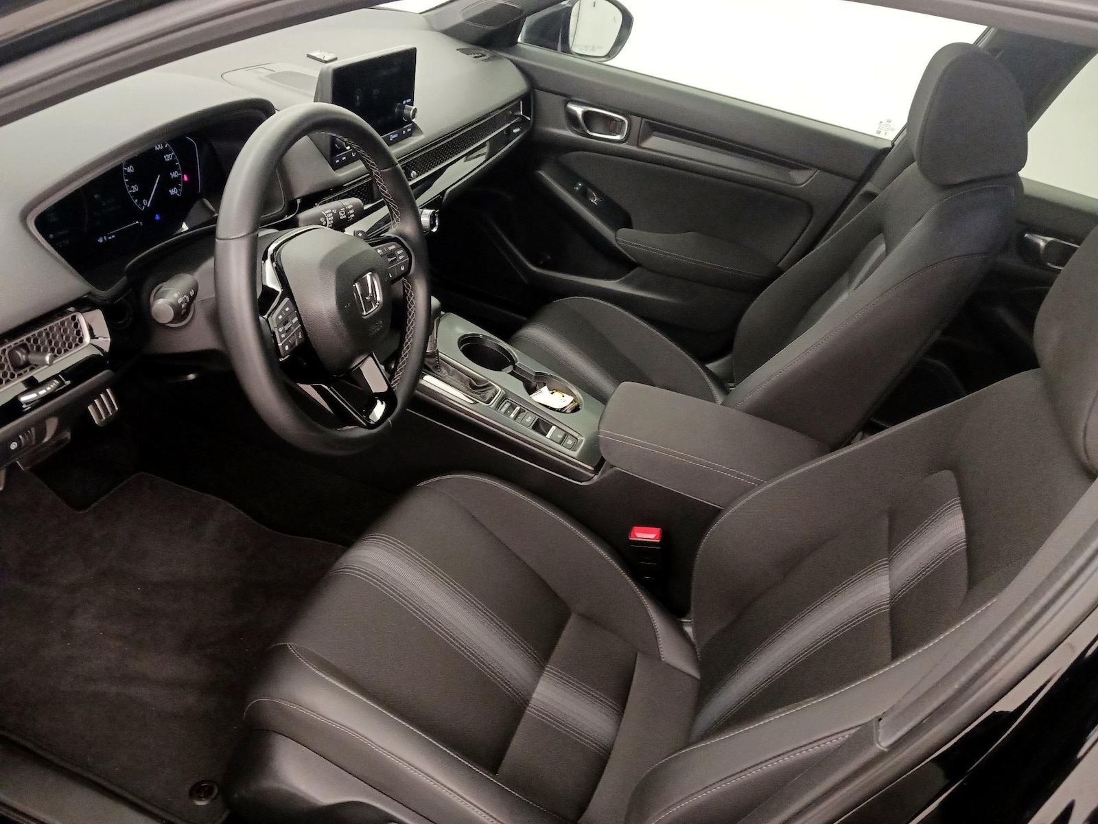 2025 Honda Civic Hatchback Sport - Photo 12