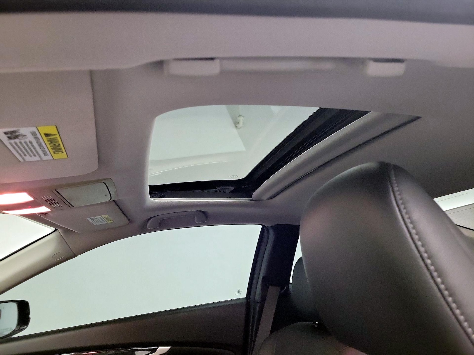 Sunroof(s) & Overhead Airbags