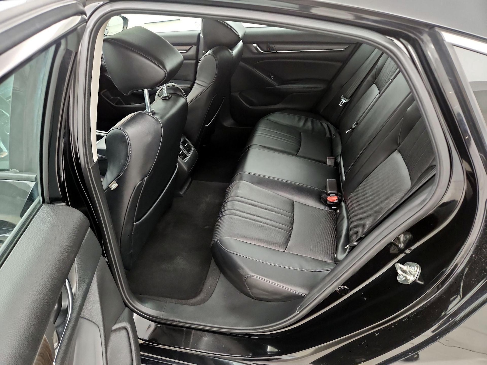 2018 Honda Accord EX-L - Photo 21