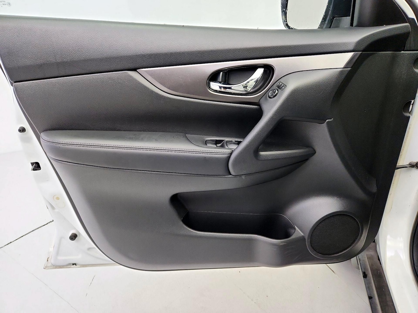 2016 Nissan Rogue S - Photo 13