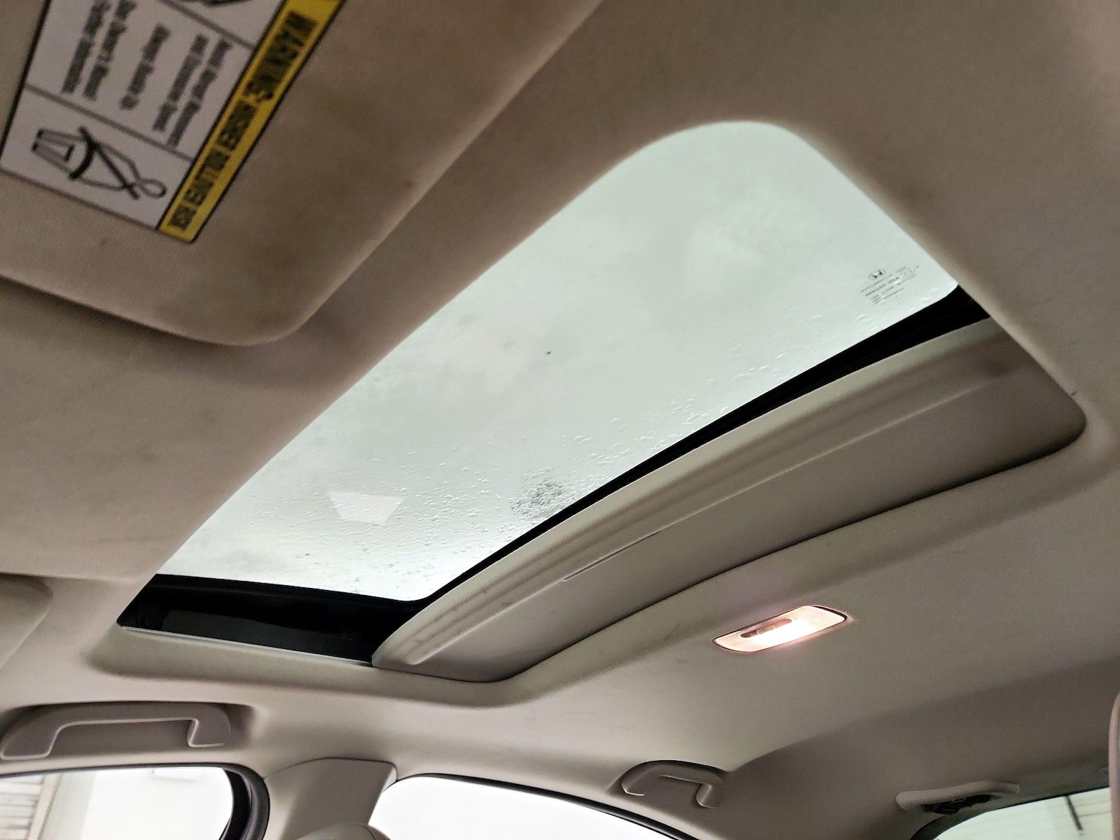 Sunroof(s) & Overhead Airbags