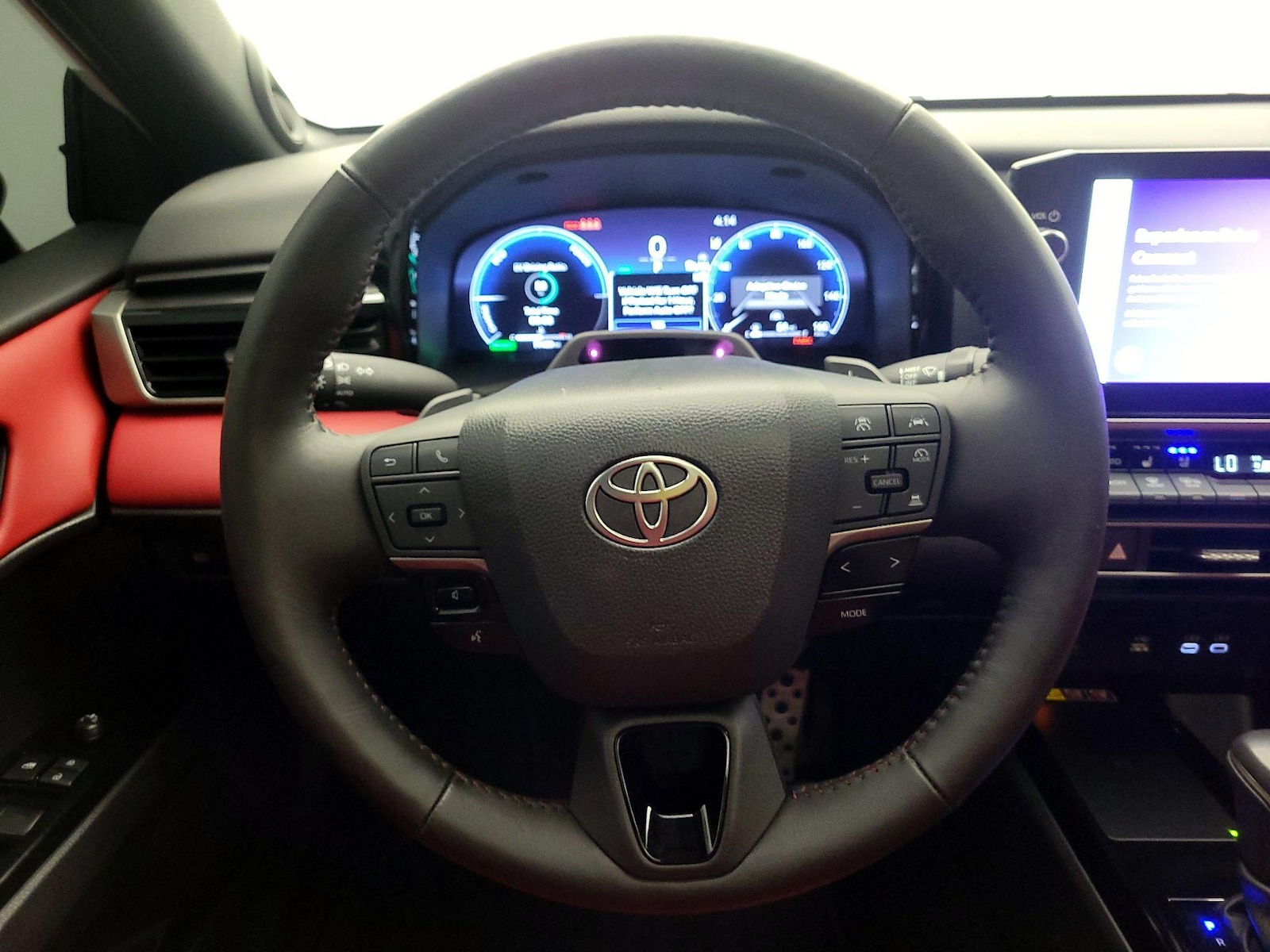 2025 Toyota Camry XSE - Photo 11