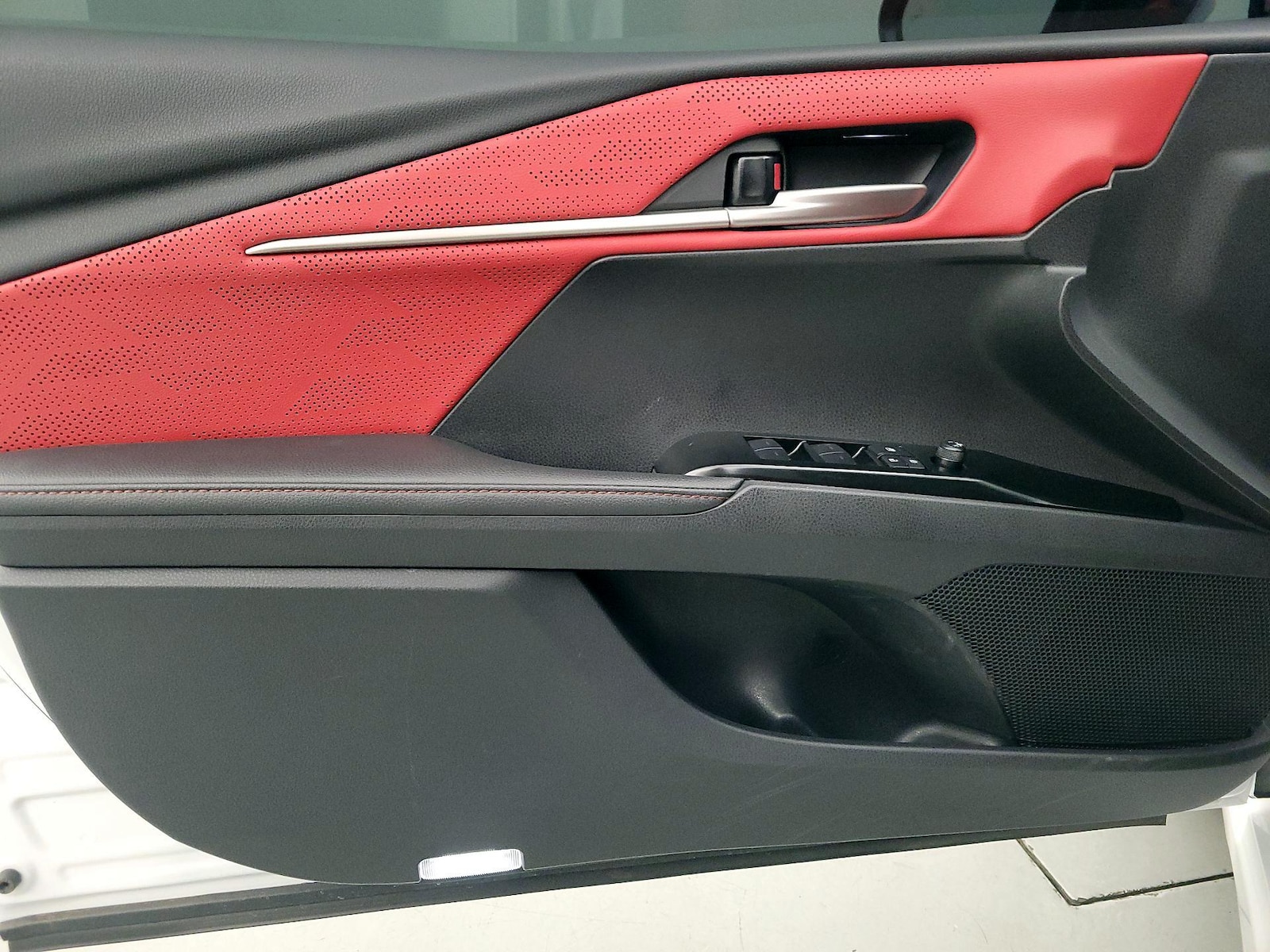 2025 Toyota Camry XSE - Photo 13