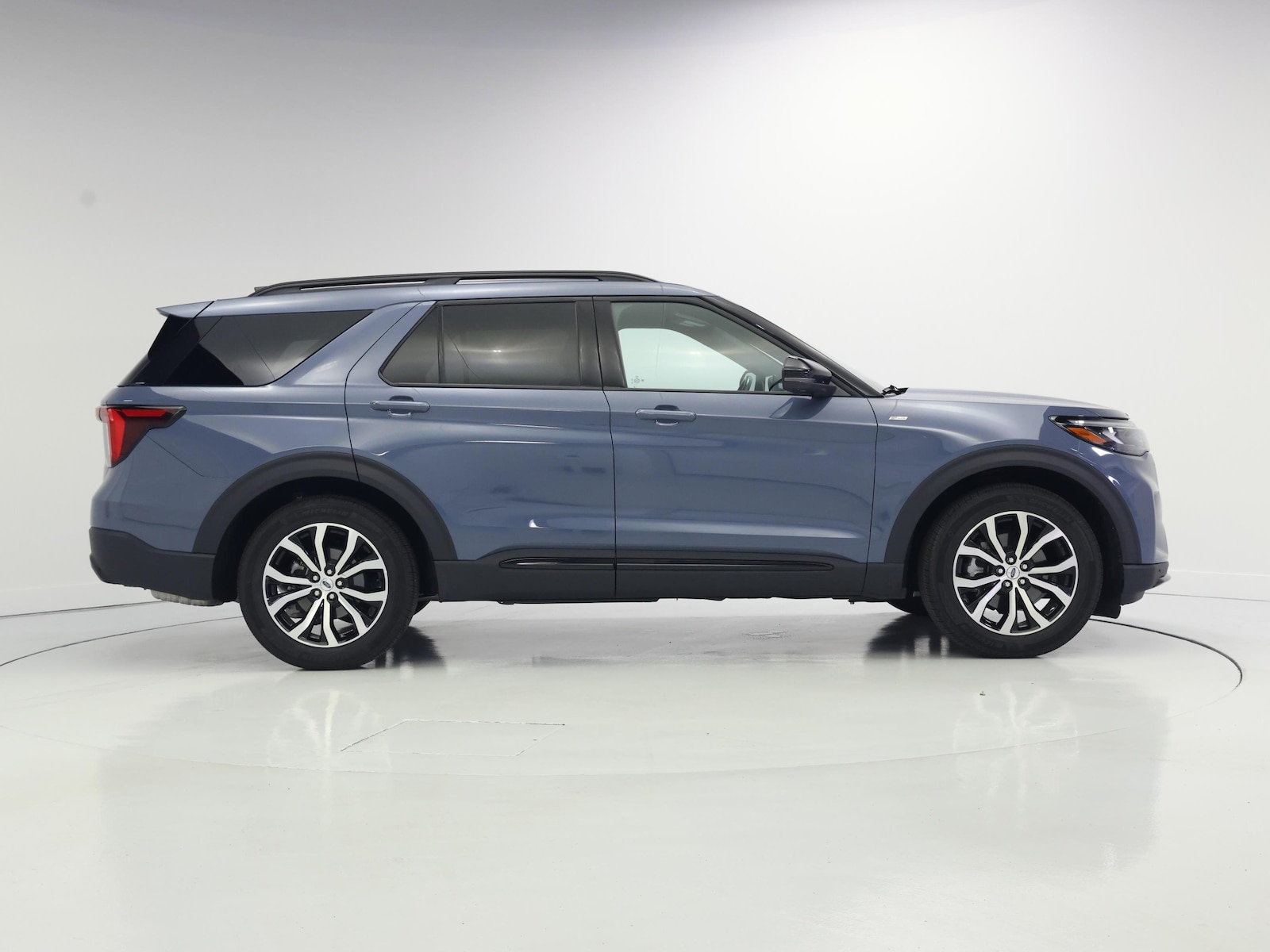 2025 Ford Explorer ST-LINE - Photo 8