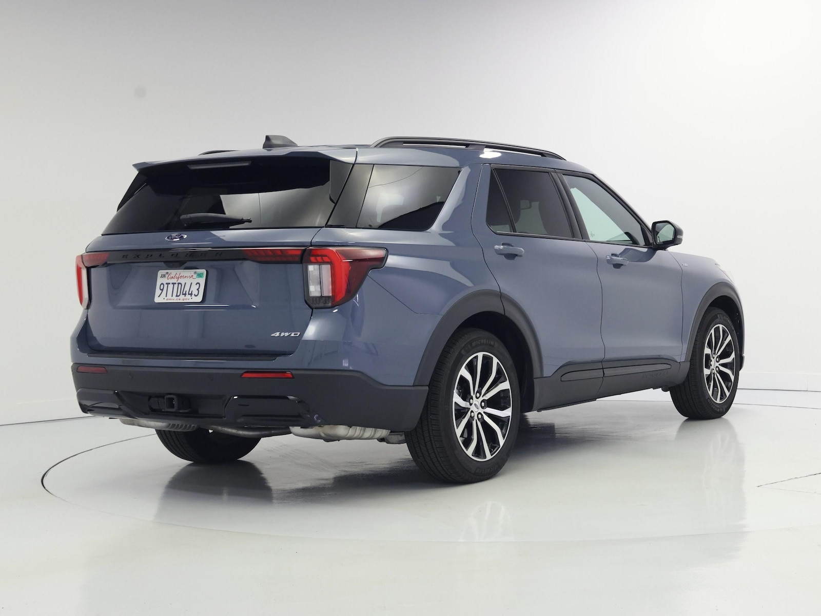2025 Ford Explorer ST-LINE - Photo 9
