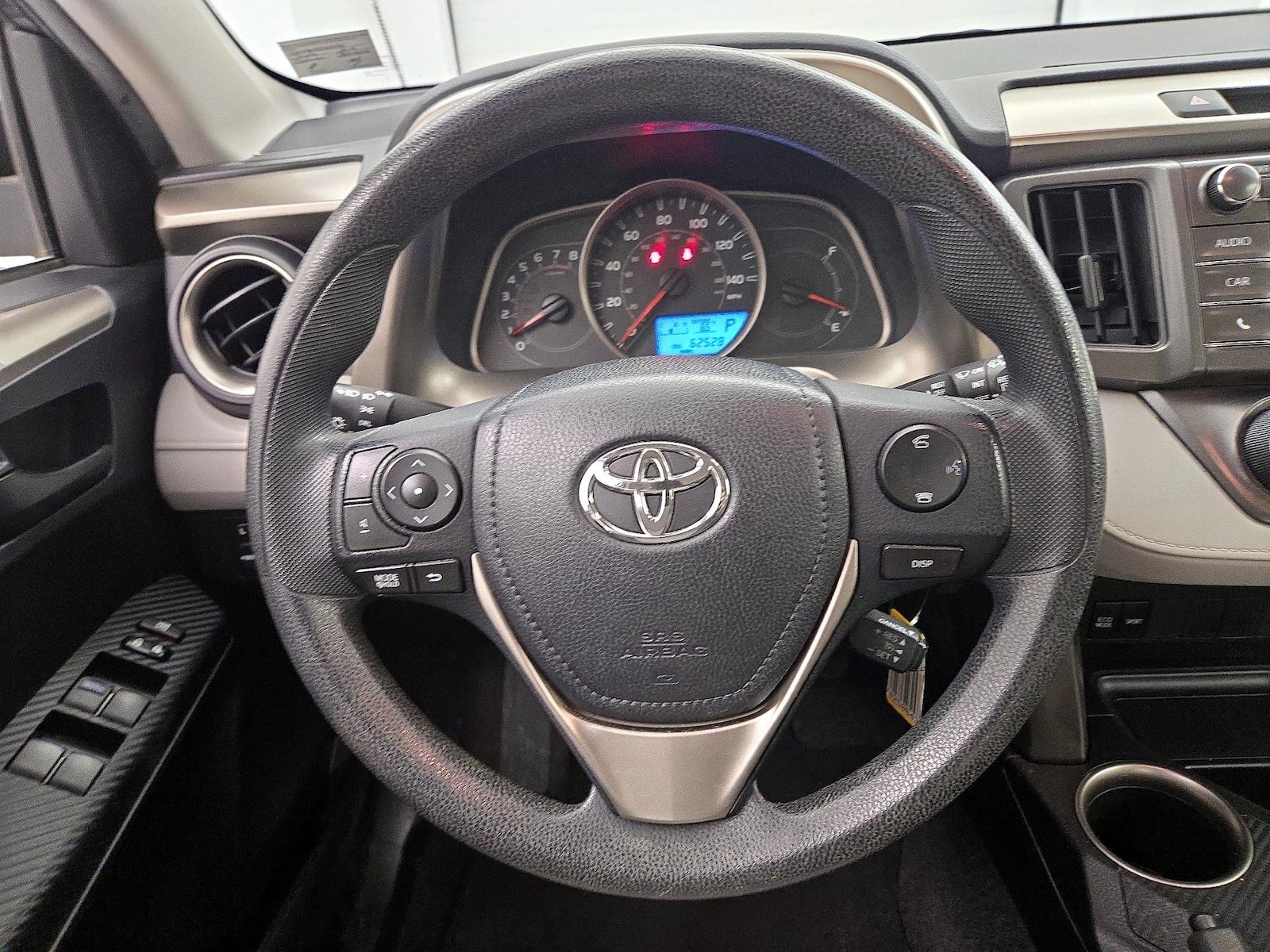 2015 Toyota RAV4 LE - Photo 11