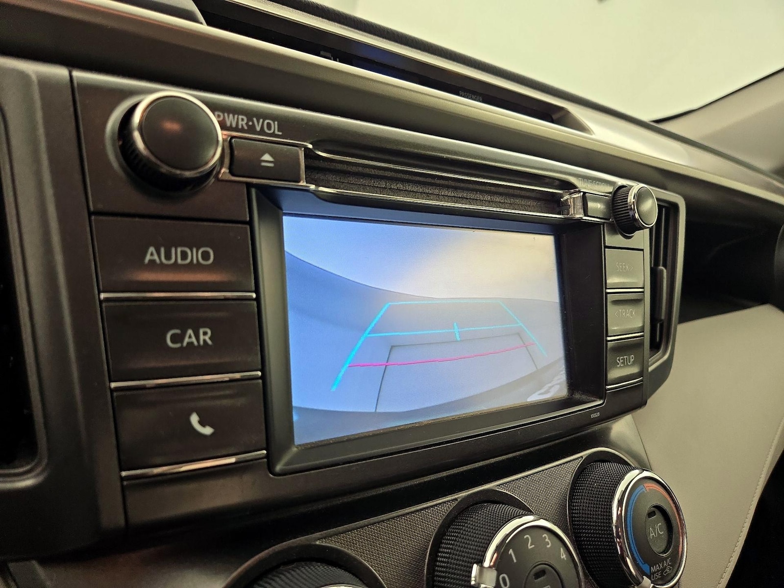 2015 Toyota RAV4 LE - Photo 15