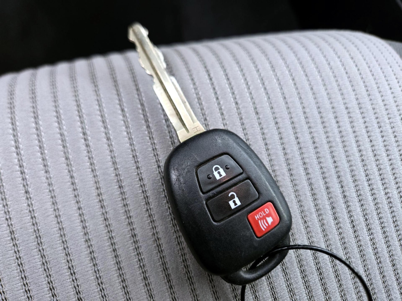 2015 Toyota RAV4 LE - Photo 24
