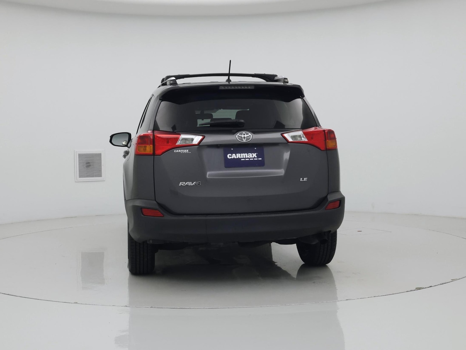 2015 Toyota RAV4 LE - Photo 7