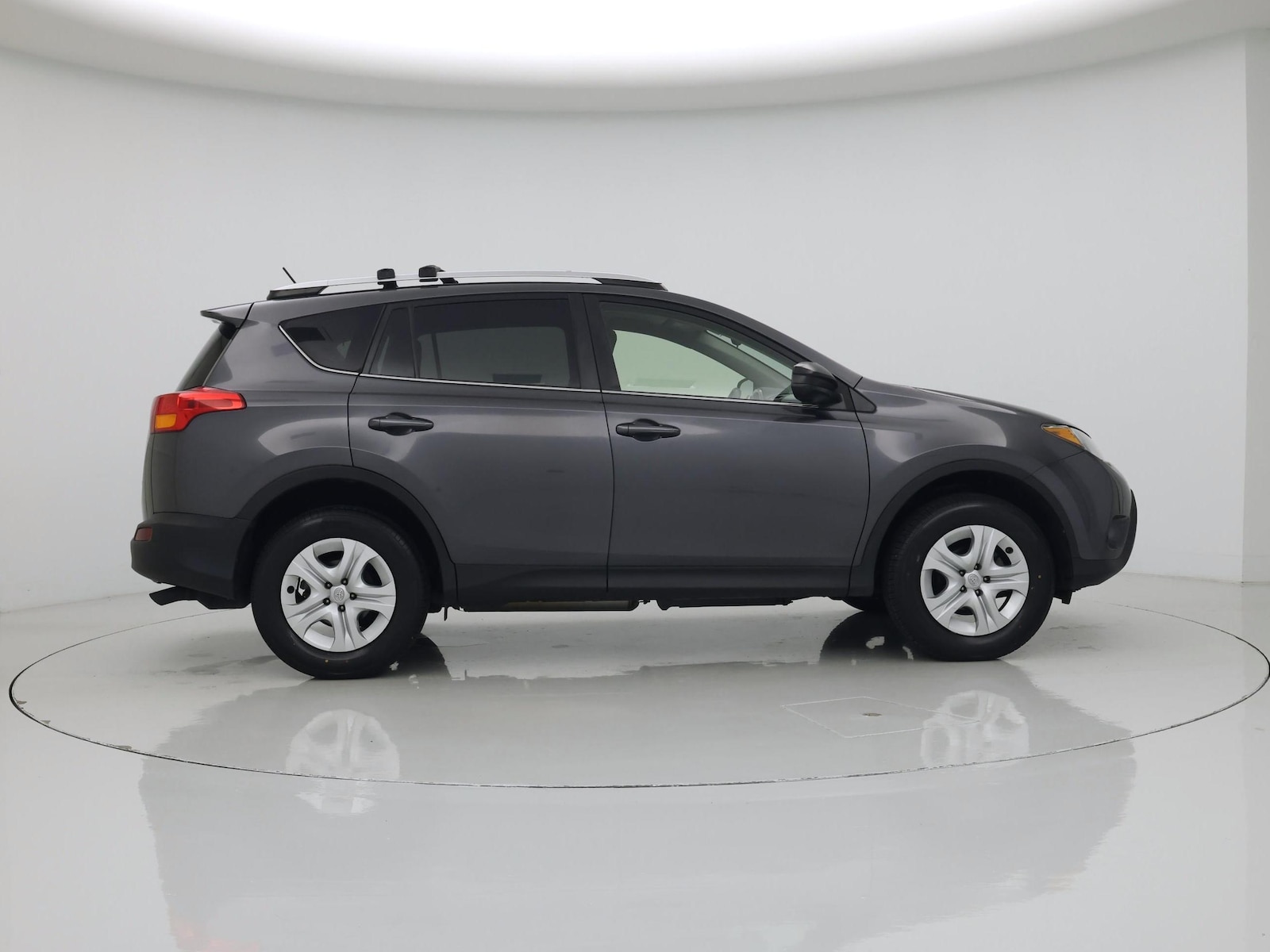 2015 Toyota RAV4 LE - Photo 8