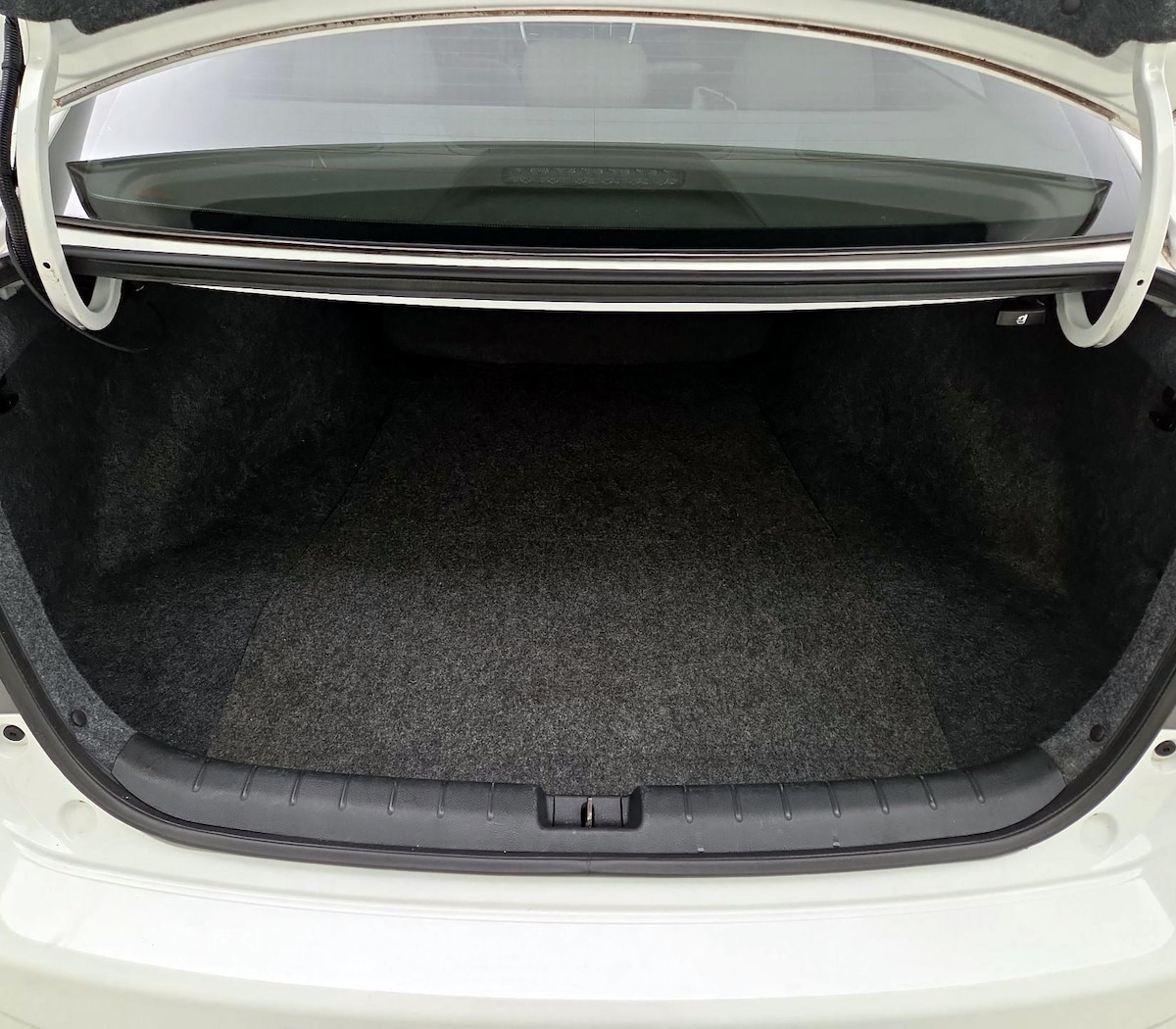 Trunk/Cargo (Seats Up)