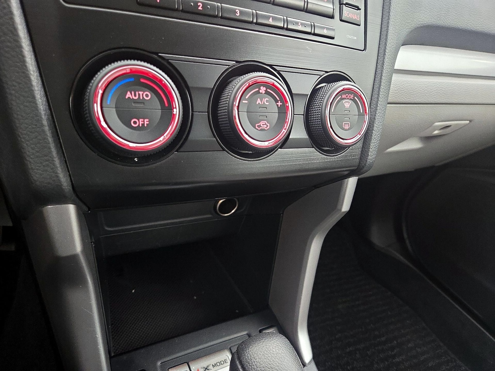 2015 Subaru Forester i Limited - Photo 17