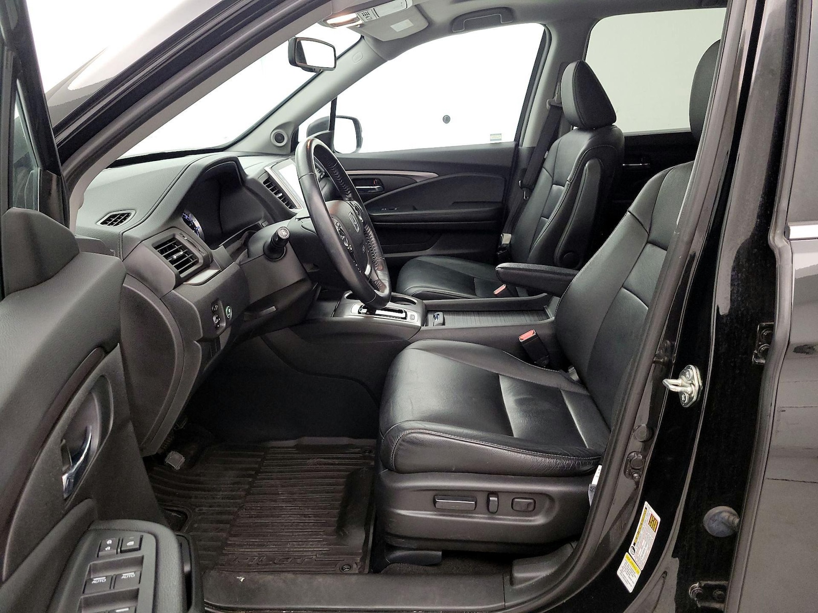 2016 Honda Pilot EX-L - Photo 12