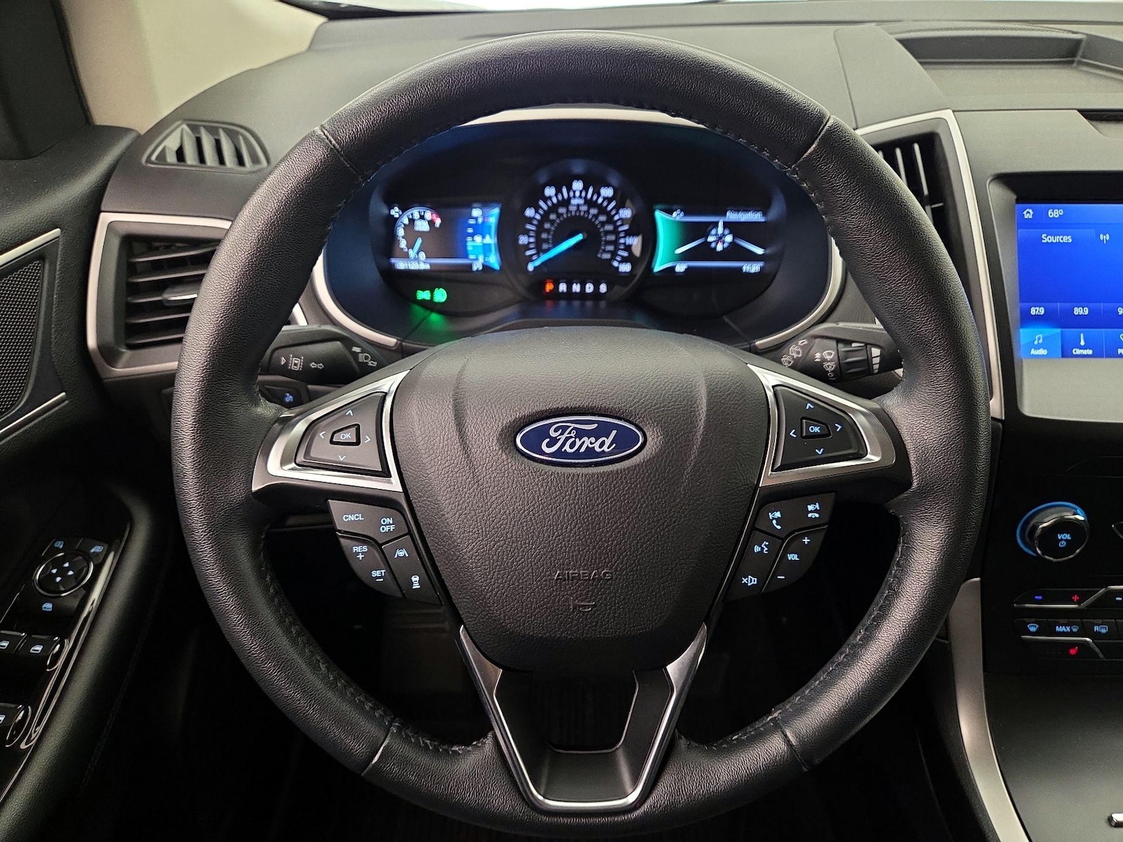 2020 Ford Edge SEL - Photo 11