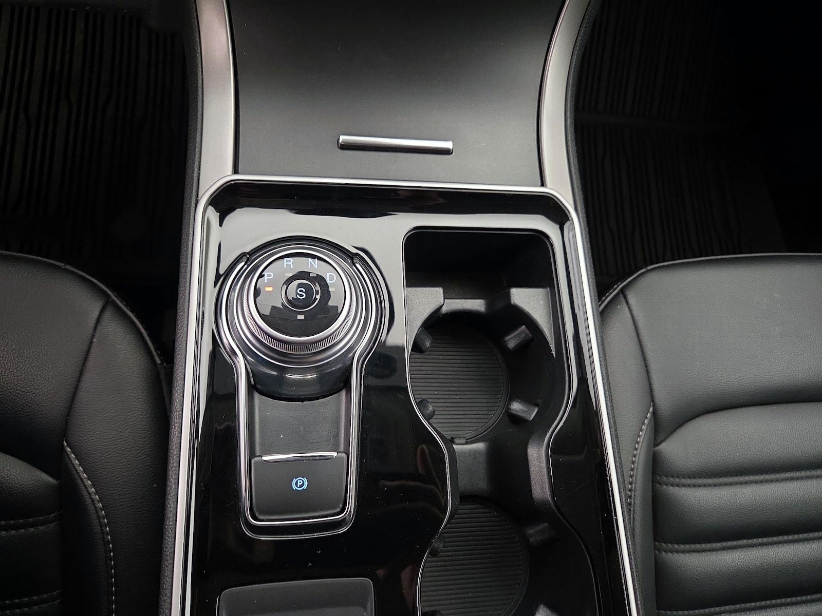 2020 Ford Edge SEL - Photo 18