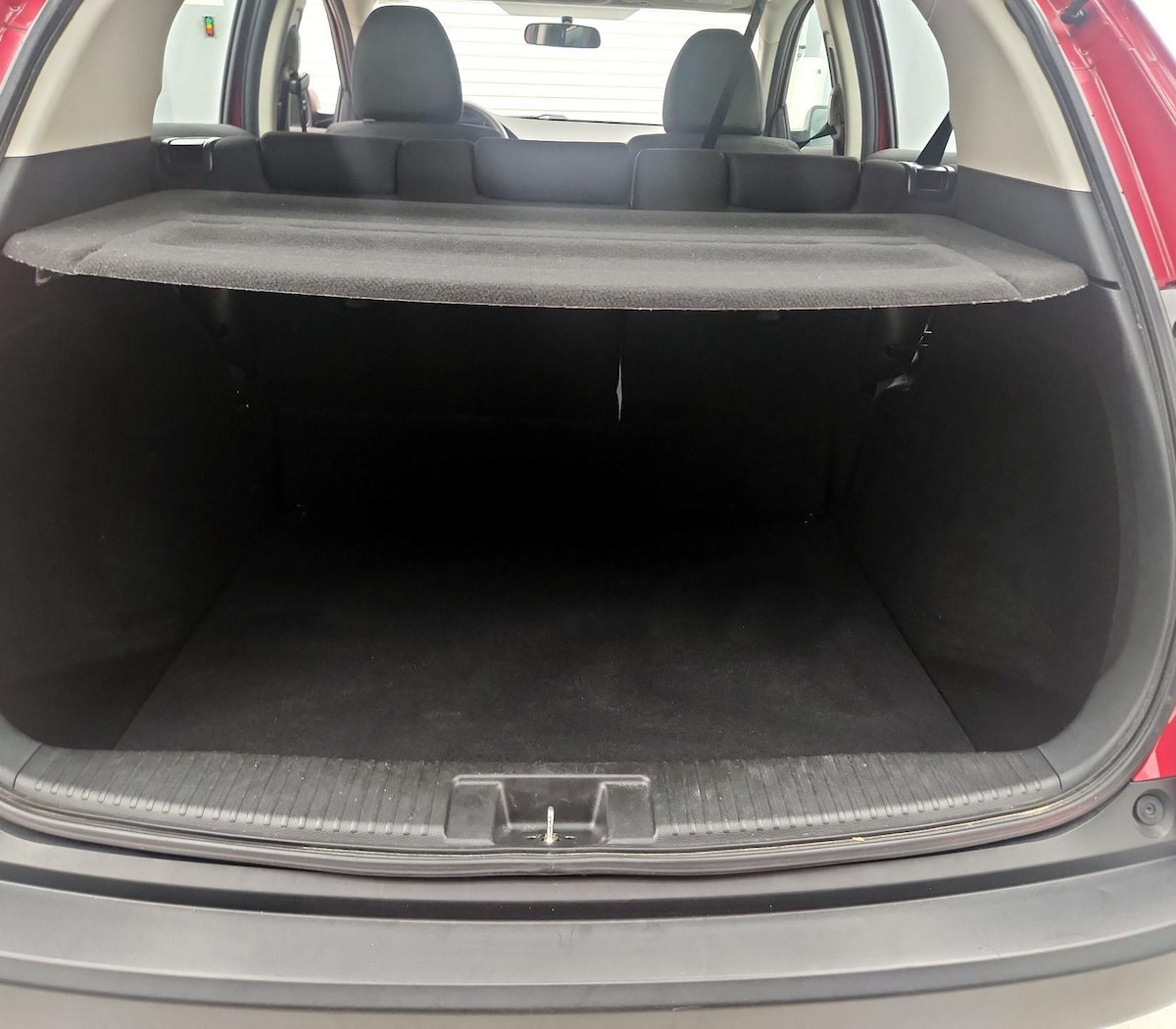 Trunk/Cargo (Seats Up)