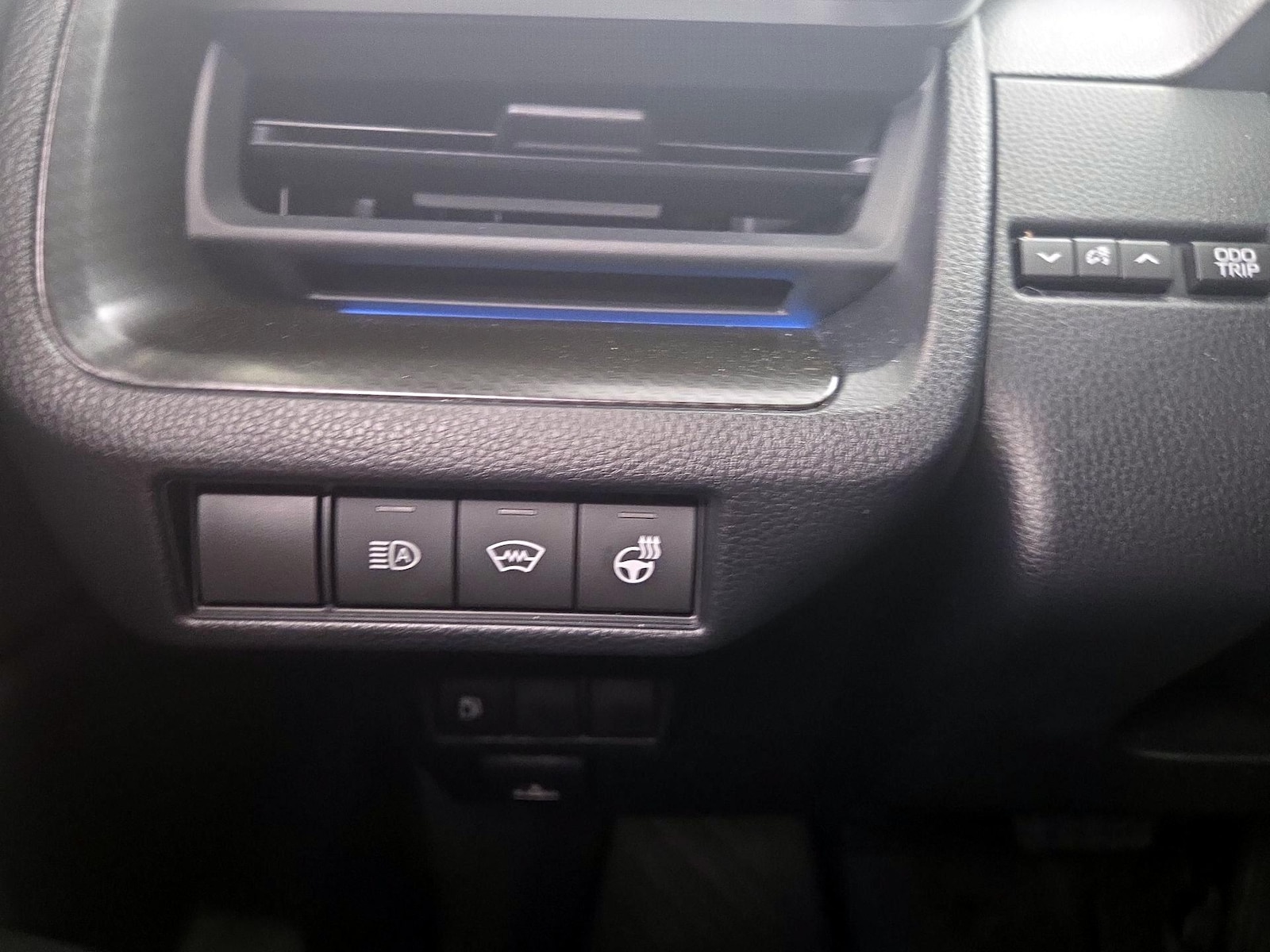 2025 Toyota Prius Nightshade - Photo 14