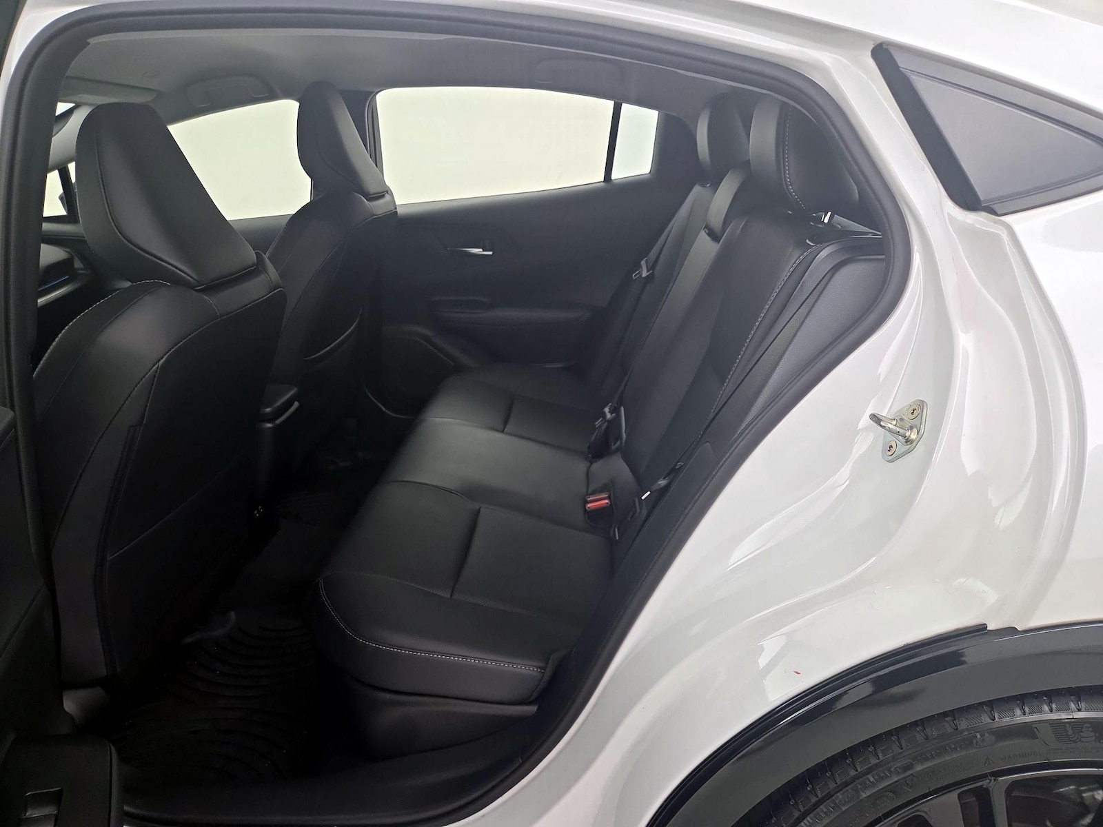 2025 Toyota Prius Nightshade - Photo 20