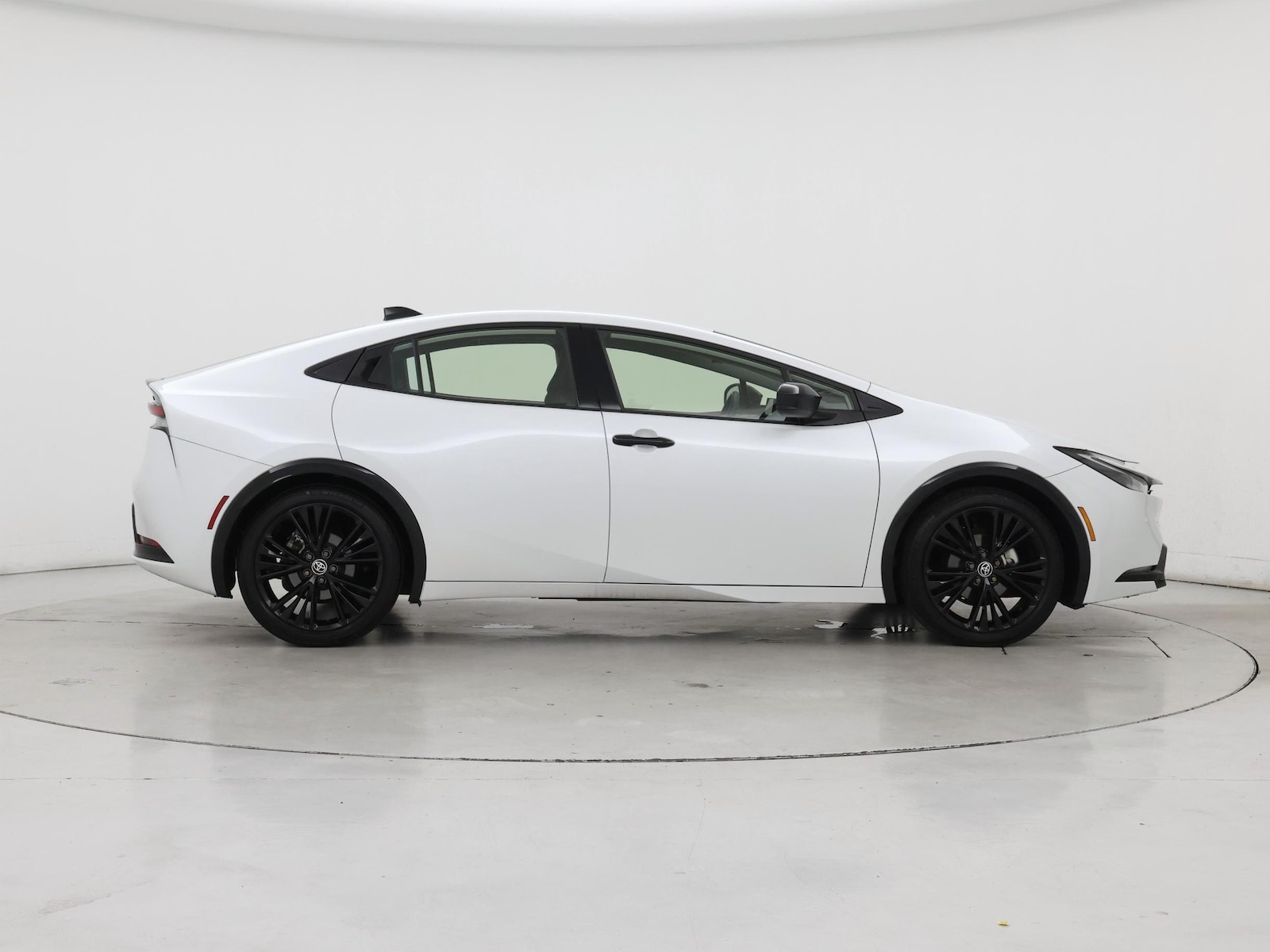 2025 Toyota Prius Nightshade - Photo 8