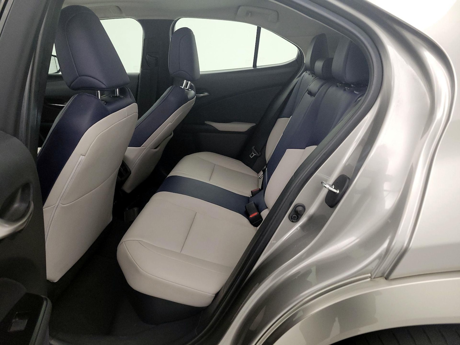 2022 Lexus UX Hybrid 250h - Photo 21