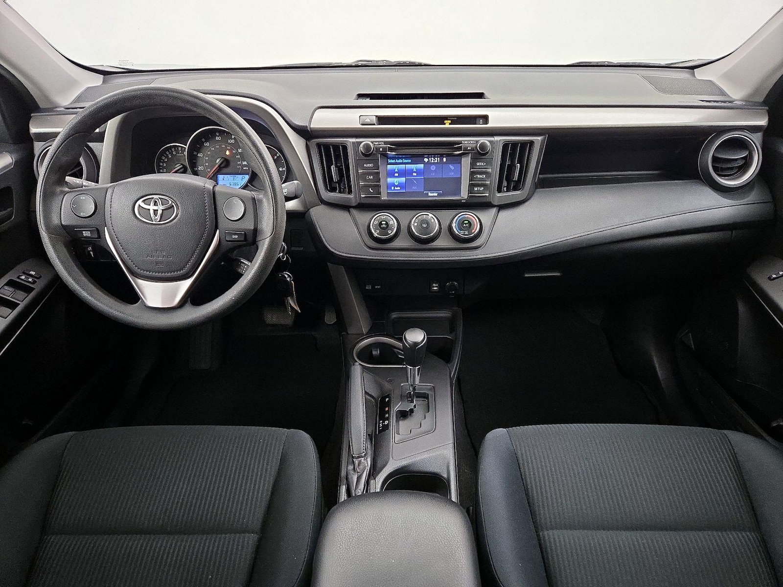 2016 Toyota RAV4 LE - Photo 10