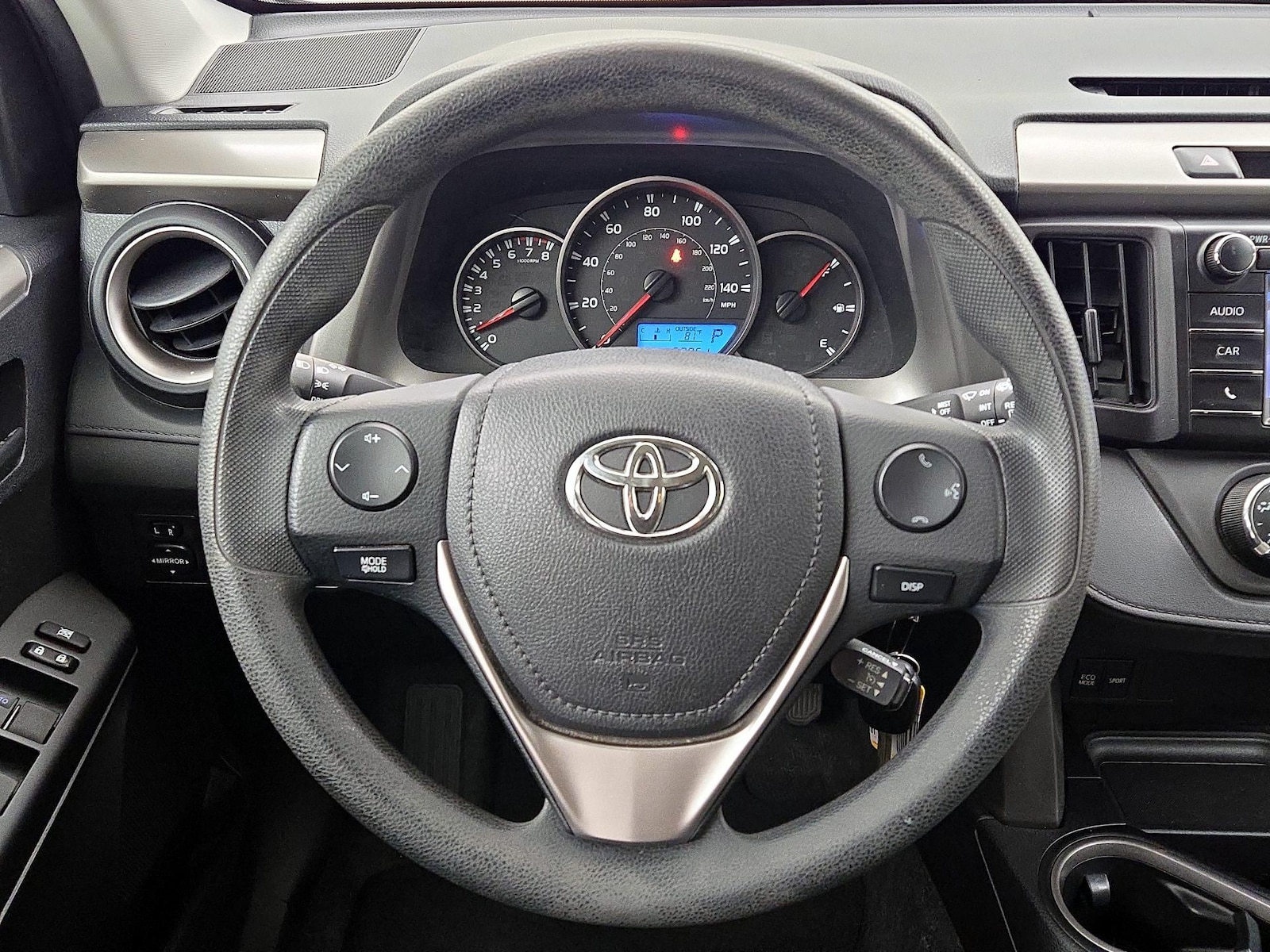 2016 Toyota RAV4 LE - Photo 11