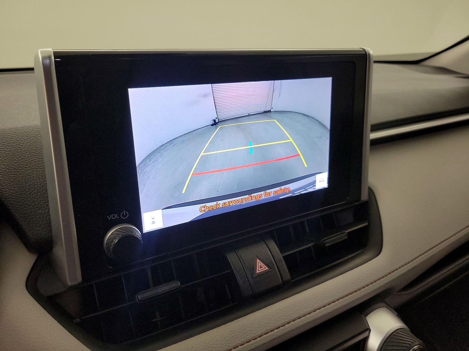 2024 Toyota RAV4 XLE - Photo 14