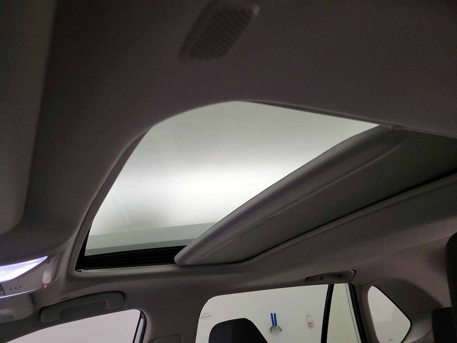 2024 Toyota RAV4 XLE - Photo 19