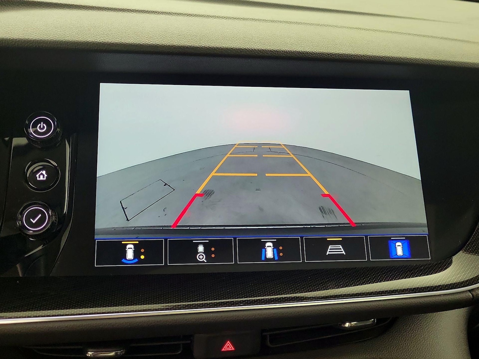 2022 Buick Envision Essence - Photo 13